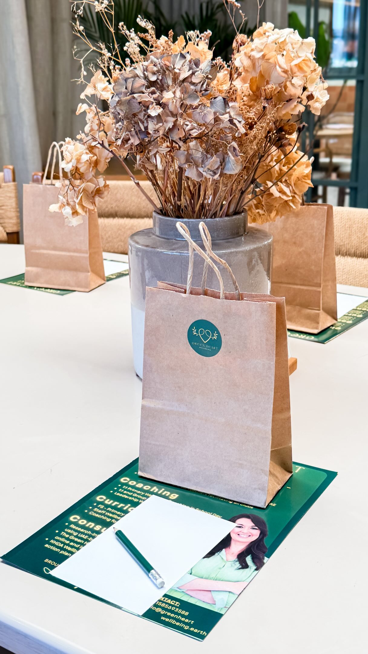 We were so grateful to various UAE grown businesses who happily contributed to our event gift bags during our educator wellbeing event 💚
After all, wellbeing and wellness go hand in hand!
Thank you to @ownkindwellness for keeping our teachers hydrated and energized.
Thank you to @clarity_with_carlee for awakening our senses, soothing stress and reminding us about personal self care routines.
Thank you Kate founder of @_shoeq_ for recognising teachers are on their feet ALL day and keeping them comfy and stylish while they do so!
Check out everything these companies do and follow them.
Looking forward to many more collaborations and events to come 💚
#wellbeing #positivepsychologycoach #positivepsychology #teacherwellbeing #workplacewellbeing