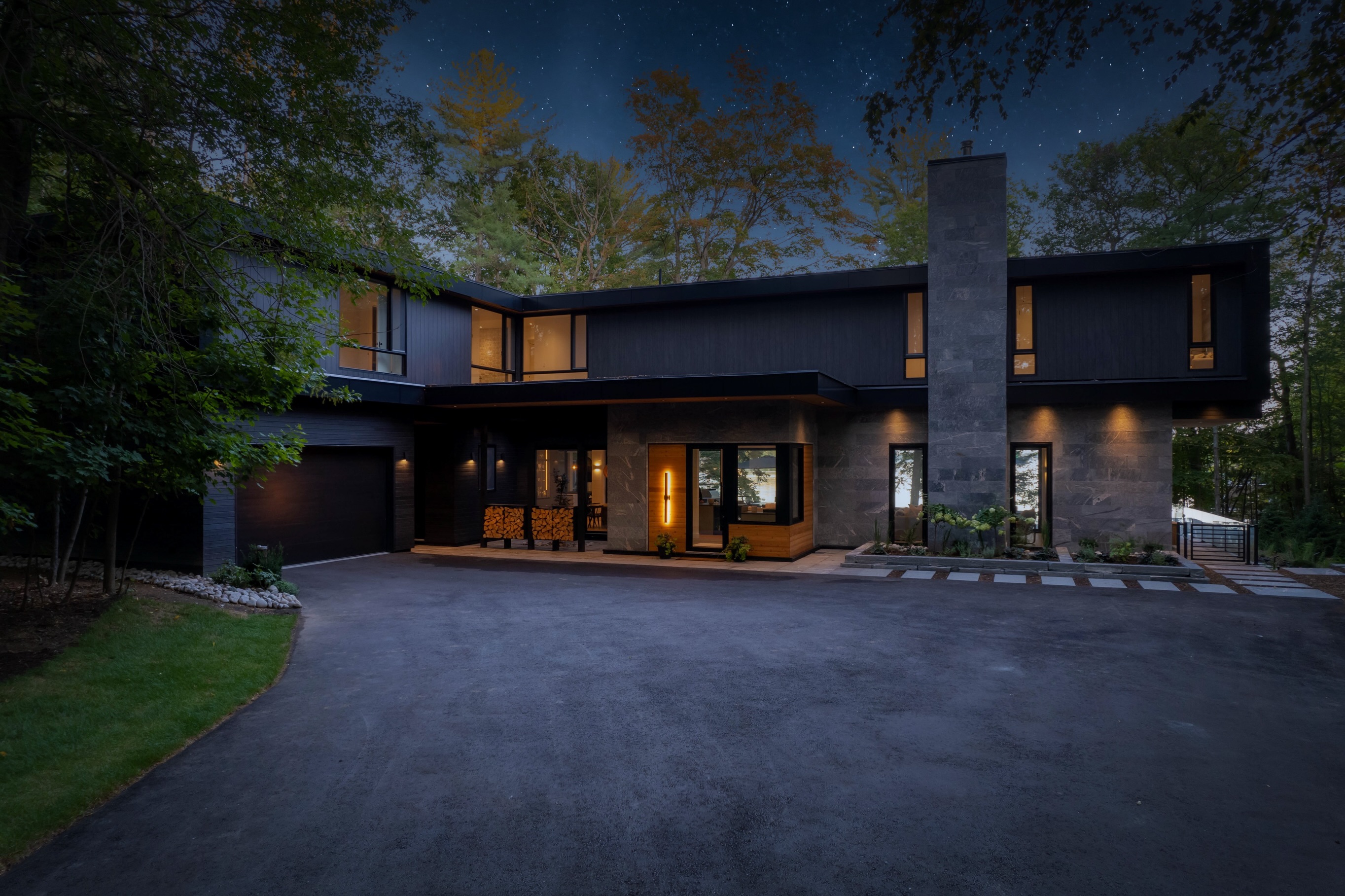 Step inside this stunning custom-built cottage on Lake Muskoka!
This stunning Lake Muskoka cottage is a perfect escape, featuring abundant natural light, a sleek design, and the beauty of earthy accents. From the infinity pool to the Muskoka room with a double-sided fireplace, every corner is made for both comfort and style.
Follow @pattymacbuilt for more home & cottage inspiration!
.
.
.
The team involved:
Built by @pattymacbuilt
Exterior Finishing Material: @alumtech.ca
Popular Trim, Siding: @centurymilllumber
Electrical: @mcnairelectric
Soffit Install: @cuttingbrosinc
Privacy Screens: @Greywoodcustom
Plumbing: @leeplumbingmuskoka
Interior & Exterior Finishing, Paint: @muskokalumber
Fireplace Mantel, Door Sill stone, Bar Top: @muskokarockcompany
Roof: @nprexteriors
Septic: @coulsonbros