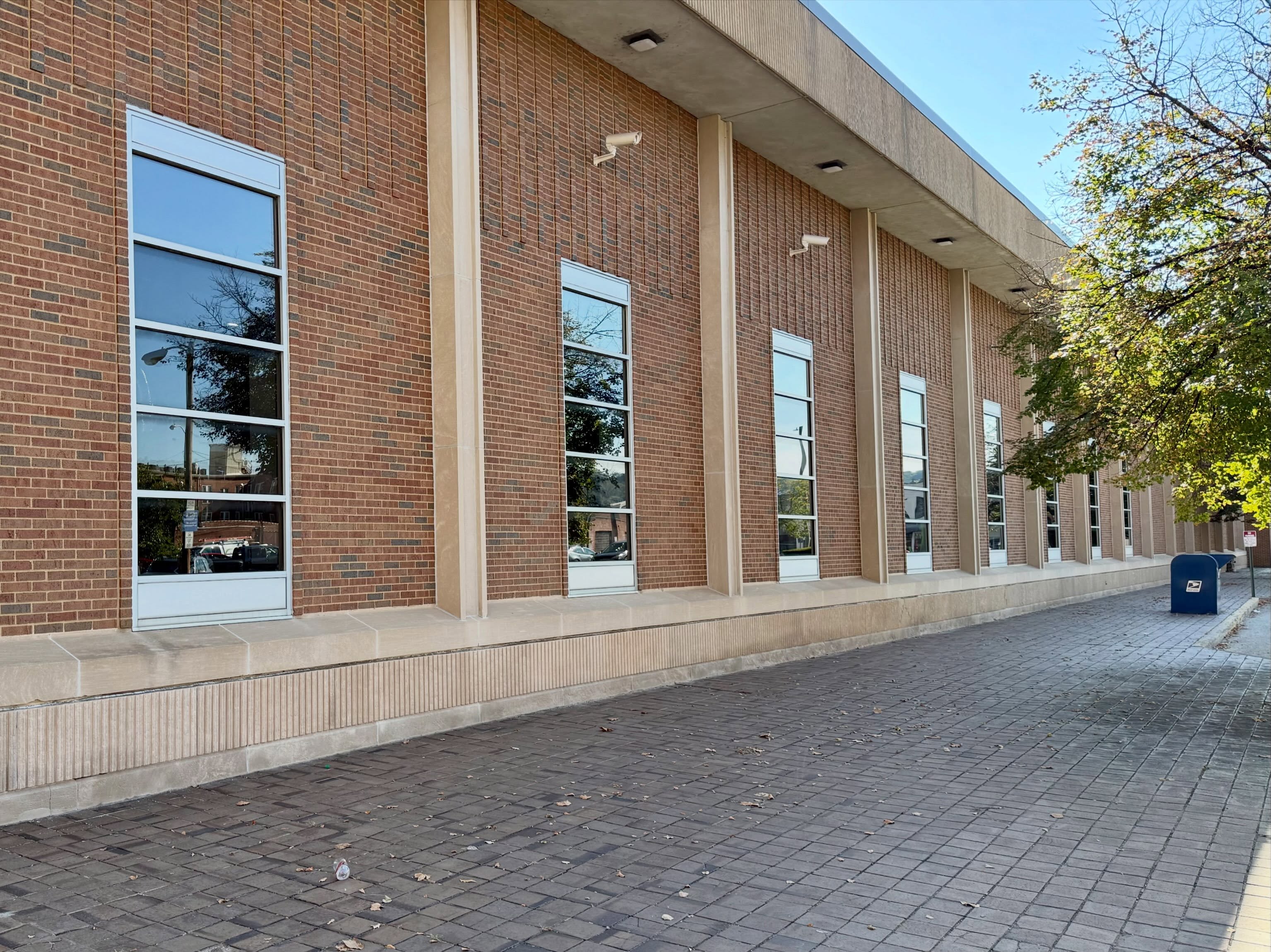 📬 Custom privacy with a clean, professional finish.
For this USPS project, we combined 3M Fasara decorative film + LLumar N1020 to create a custom privacy look while also helping reduce glare and solar heat.
A great example of how different films can be combined to get the exact look and performance a space needs. 👌
📍 Shade9 Window Tinting | Commercial Window Film
#Shade9 #CommercialWindowTinting #PrivacyFilm #3MFasara #LLumar