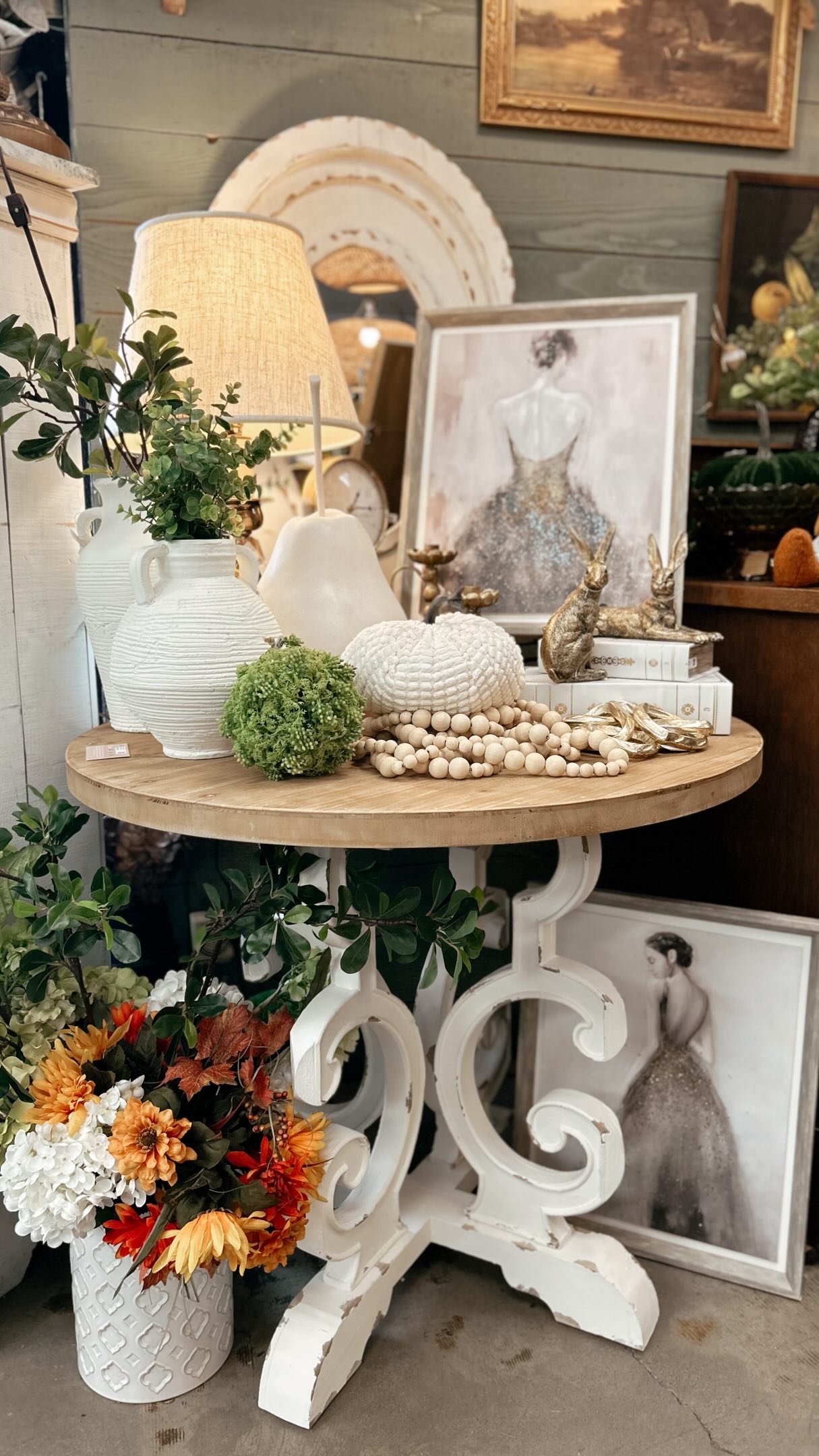 For the wanderers, the dreamers, the collectors of beautiful things. ✨
Come get a little lost, follow your curiosity, and see what treasures find you. 🤎
The Bohemian is waiting…
#vintage #furniture #spokanesmallbusiness #shopsmall #spokanevalley