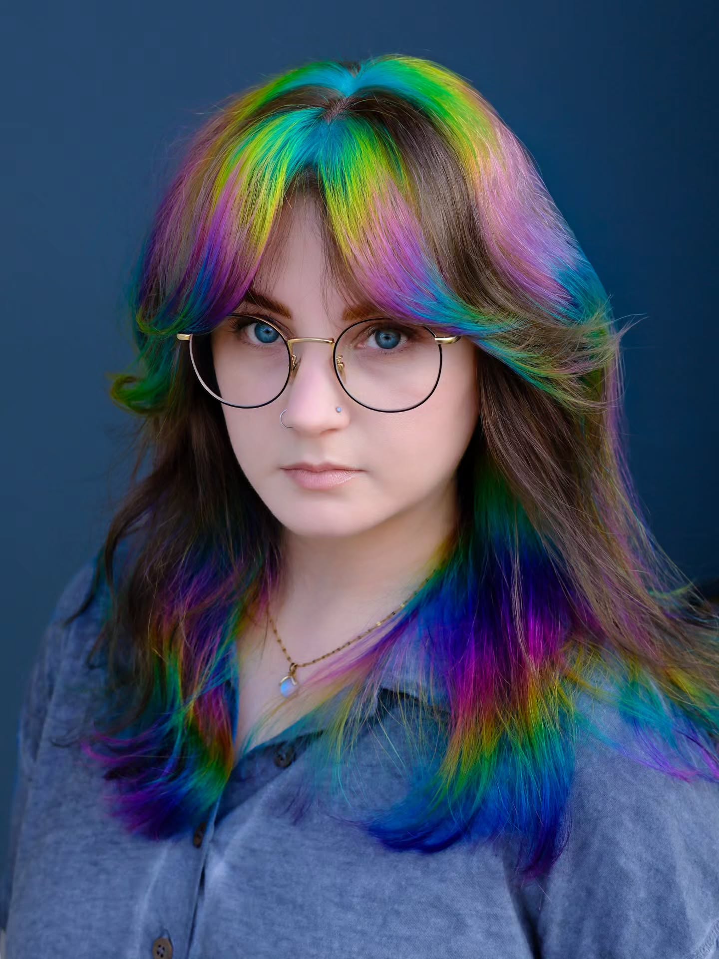 gorgeous, gorgeous gorl 🎀✨️🦋
Chunky placements with rainbow prisms underneath 🌈🖤