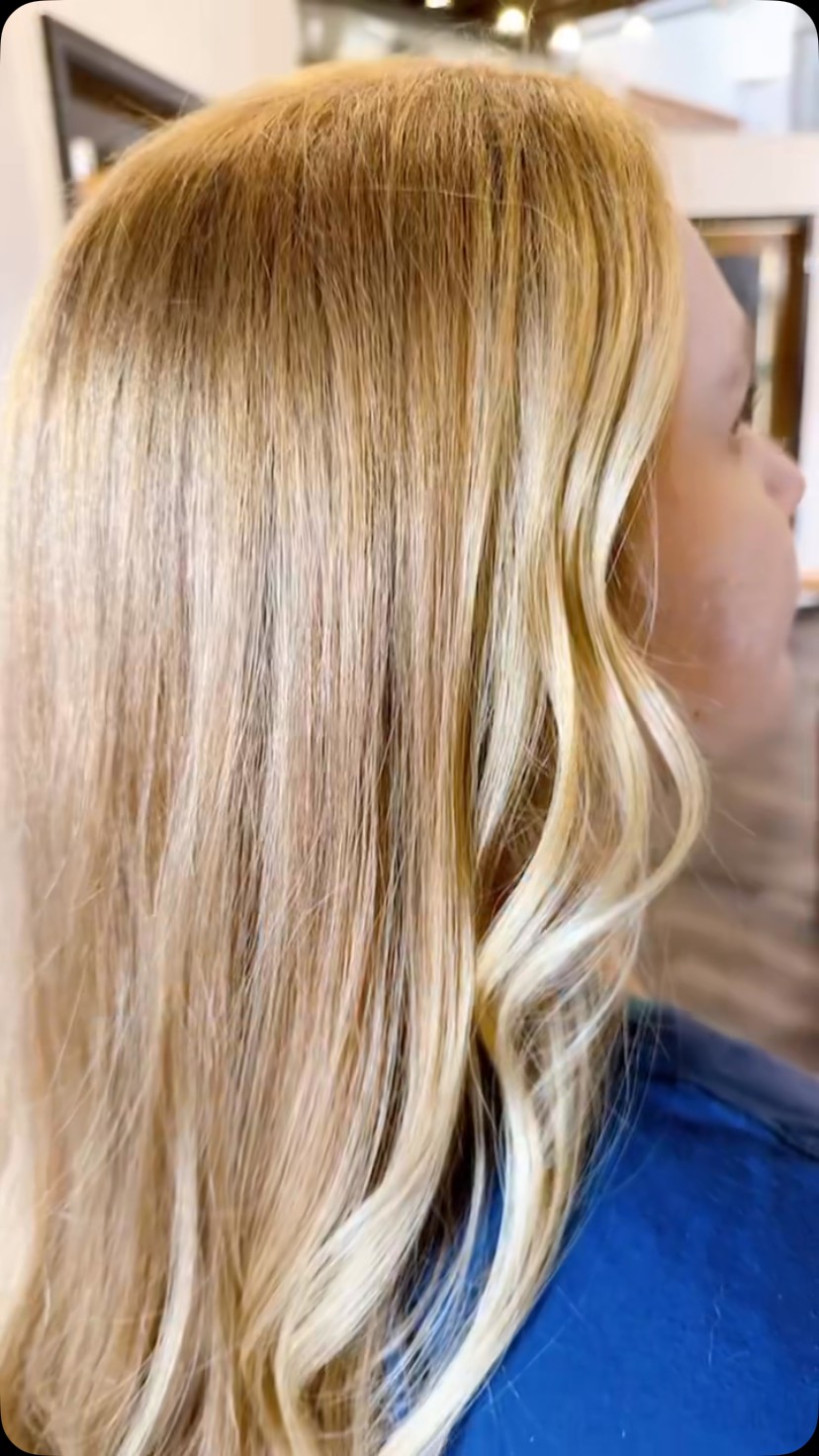 ✨ Blonde, but make it breathtaking. ✨
Dimensional, creamy, and beautifully blended—this blonde has all the softness and brightness we love. 🤍✨ The perfect mix of warm and cool tones for a natural, lived-in glow.
Blonde goals achieved. 💫✂️
#edensalonandbarbershop #edensalon #edenangels #BlondeHair #BlondeSpecialist DimensionalBlonde BlendedBlonde HairTransformation HealthyBlonde ColoradoHairstylist HairGoals