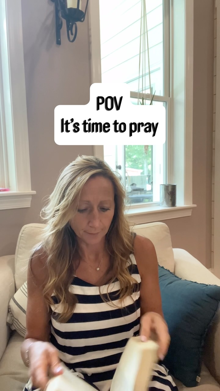 Does this happen to you when you try to pray??
Do you know why??
If there’s one thing, the enemy doesn’t want you to do it’s pray I might not always believe prayer works, but he sure does because the moment I start to pray 1 million things popped into my head.
Satan doesn’t care if you want to eat better, get more exercise, play with your kids more or even read your Bible, though he’s not fond of the last one.
He knows that as soon as you start, praying, you will change. He knows that prayer will affect every part of your life, and even worse for him the lives of people around you. He doesn’t want that kind of trickle-down effect.
I found the best hack for staying focused during prayer. It’s writing my prayers to God because when my pen is moving, my brain physically can’t think about something else than what I’m writing.
I’ve got a six week Bible study that leads you through journaling prayers. It leads with sample prayers from Psalms and invites you to practice.
Comment 🙏🏼 and I’ll DM you a free week!
#prayer #practice #itworks #author #god