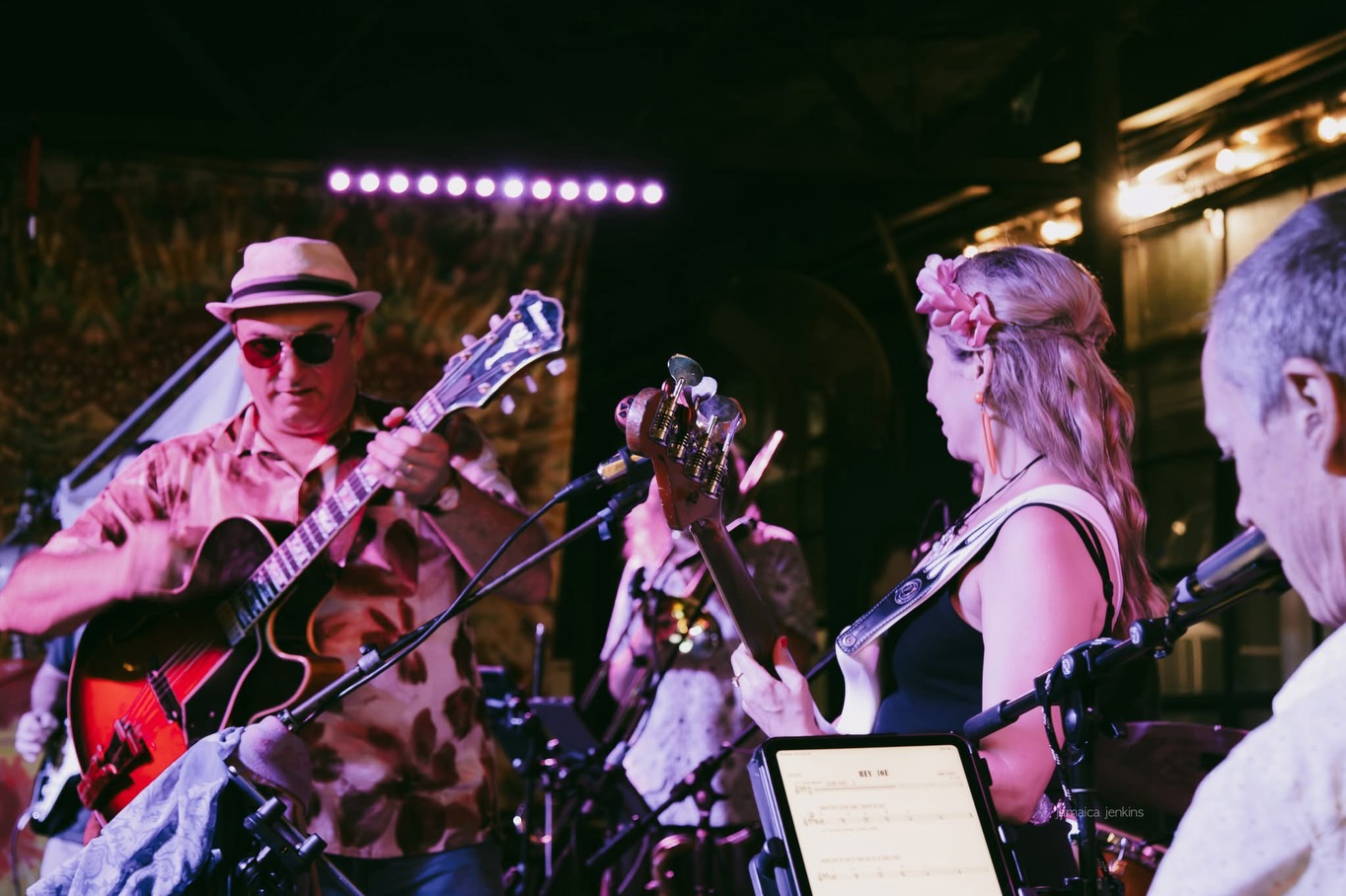 Woodstock show featuring @vinceconverse
Photos by @jamaicajenkins
@cagebrewing
#floridamusic #floridaentertainment #tampamusicscene #ilovestpete #1969