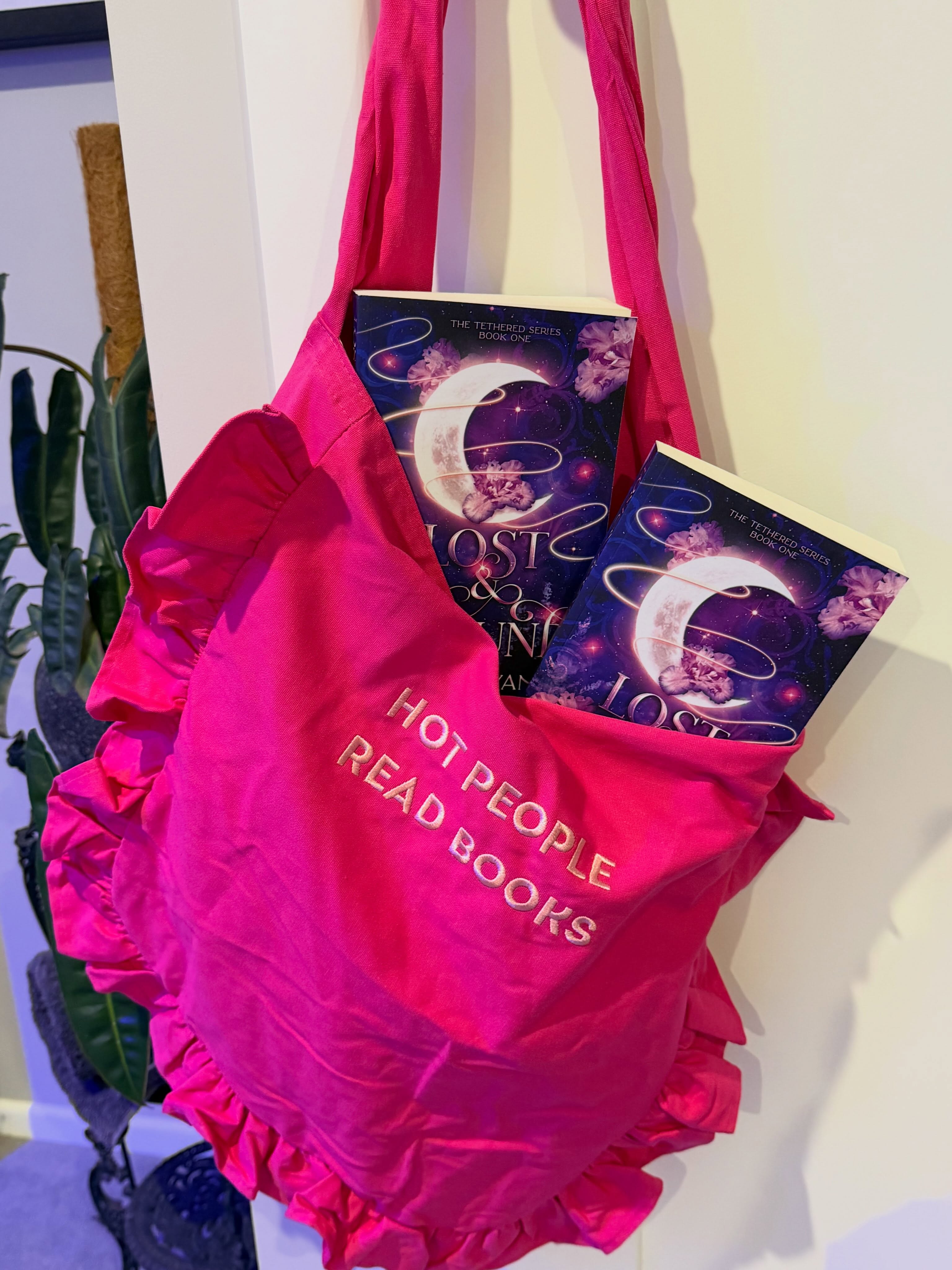 🎀👛 pink frilly book bag 👛🎀
OMG how darn cute is this bag I got from @talesandtomes_bookstore
Love it! And it holds books *gasp* like brand new books.
Lost & Bound is new 😏. Available now in kindle and amazon.
xxx L.S. Xxx