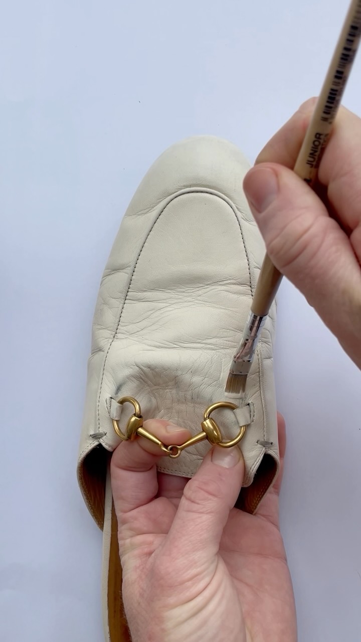 Some things are worth keeping forever 🤍 Watch these Gucci loafers transform, ready for their next chapter.
#GucciLoafers #TheSeamfixedit #gucci #leatherrepair #repairs