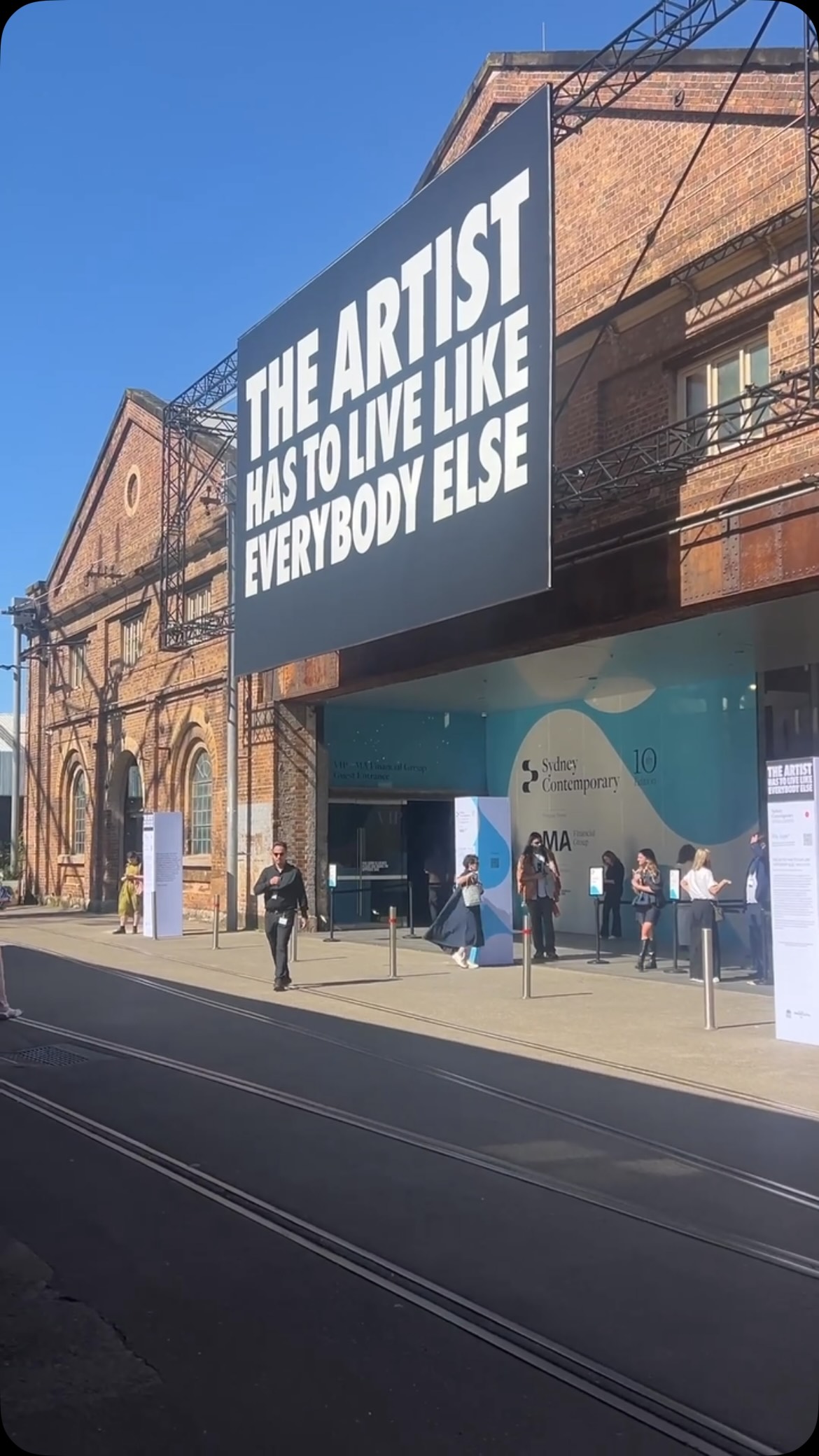 Loving all the amazing talented artists we have @sydneycontemporary ❤️
