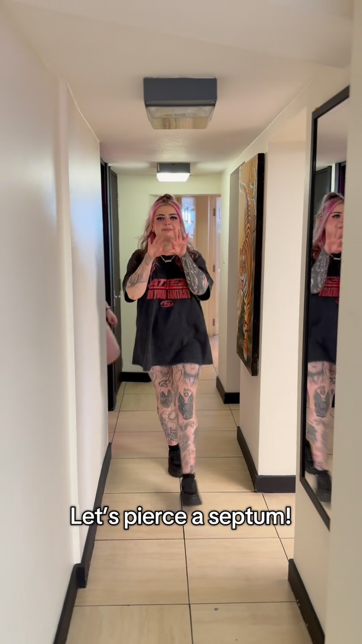 Let’s pierce a septum with @piercedbylottie
To book just click the link in bio babes 😘✌️
#septumpiercing #piercing #piercingstudio #facepiercing #londonpiercing