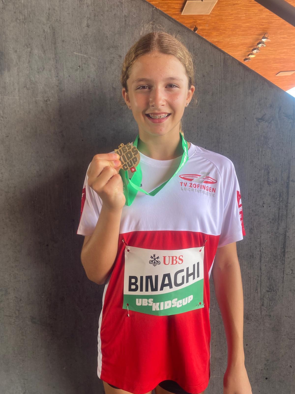 UBS Kids Cup Schweizerfinal 2026 im Letzigrund! 🇨🇭
Was für ein grossartiger Samstag im Zürcher Letzigrund! Unsere fünf Athletinnen und Athleten durften sich beim UBS Kids Cup Schweizerfinal mit den Besten der Schweiz messen und das mit tollen Leistungen!
- 🥇 W11 – Sol Binaghi: 1. Rang! Was für ein Auftritt! Sol gewinnt ihre Kategorie und erzielt dabei gleich 3 persönliche Bestleistungen!
- 🥈 W12 – Esma Yurdatapan: 2. Rang!
Silber am Schweizerfinal, ganz stark!
- M14 – Maël Brunner: 6. Rang Ein hervorragender 6. Platz auf nationaler Ebene!
- M7 – Peter Sereda: 10. Rang Top 10 am Schweizerfinal, super gemacht!
- W7 – Serena Aversa: 20. Rang Auch Serena durfte wertvolle Erfahrungen auf der grossen Bühne sammeln!
Wir gratulieren allen fünf ganz herzlich zu ihren tollen Leistungen!
-------------
#tvzofingen #meinzofingen #aargauersport #UBSKidscup #saison2026
@stadt_zofingen @aargauersport.ch @alv_athletics