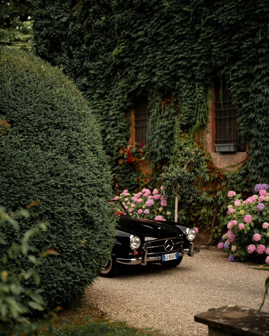 Time standing still before your ‘I do’ — that moment when everything is set and just waiting for you.
IVA & GABRIELE
Venue: @villacoccapanipignattimorano
Catering: @villarota_dovevuoicatering
Flowers: @mirtilla_laboratorio_floreale
Photo: @gilbertiriccafotografi @andrea_gilberti_
Music: @michele_santorsola_
Dress: @comeinunafavolabologna
destination wedding italy | intimate wedding italy | wedding italy | bespoke wedding italy | wedding planner italy | matrimonio intimo | events in italy | wedding in Italy | wedding inspiration