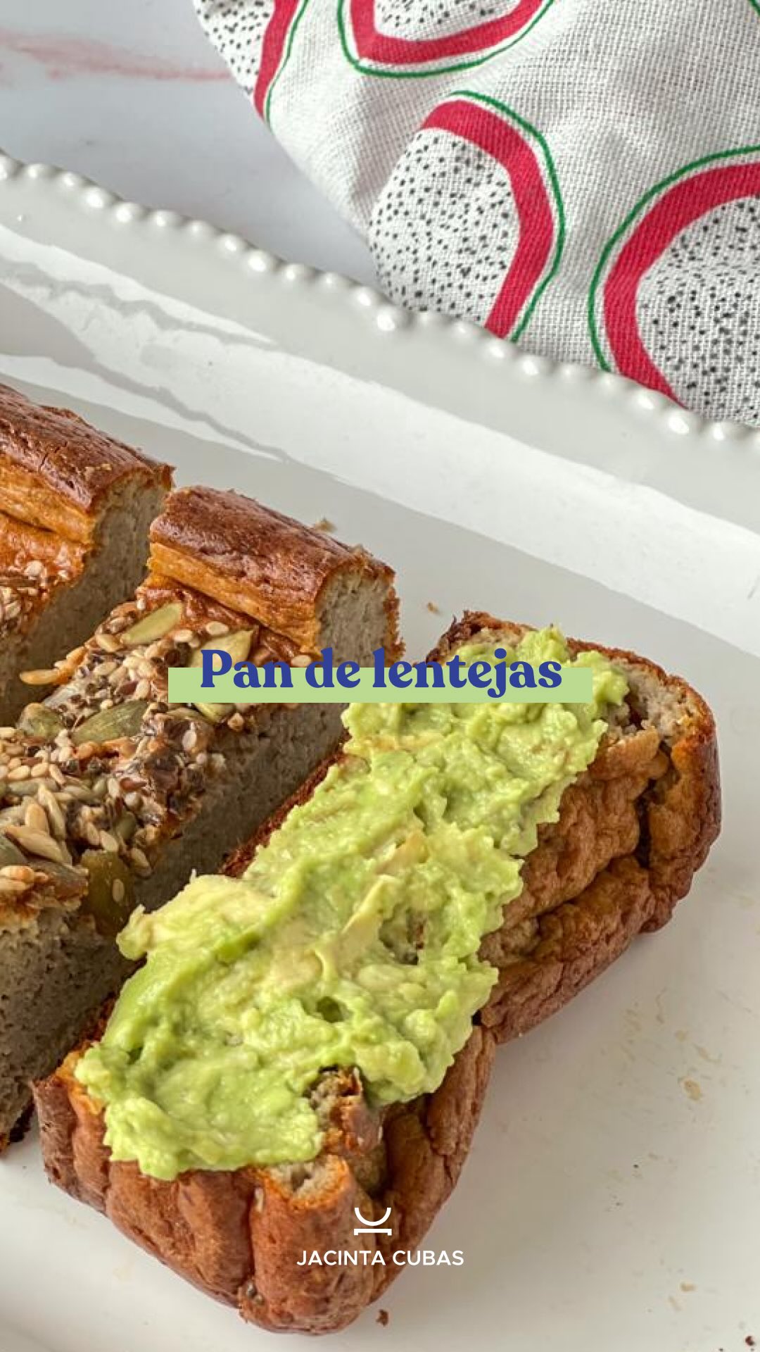 🍞 PAN DE LENTEJAS 🌿
Les traigo otra idea diferente para sumar lentejas 🙌🤩
Más allá de los guisos, podemos sumar lentejas en un montón de preparaciones y potenciar esta legumbre que nos aporta carbohidratos, proteínas, fibra, vitaminas y minerales 🔥
🌱 Ingredientes:
✔️ 1 lata de lentejas cocidas.
✔️ 1 taza de queso untable descremado
✔️ 3 cdas de aceite
✔️ 3 huevos
✔️ 1 cdita de polvo de hornear
✔️ Pizca de sal
Procedimiento en el video 🎥
⁉️ Ya habías probado hacer pan de lentejas? Contame que te leo en comentarios :)
🙋🏻♀️ Seguime para más recetas saludables y nutritivas
✅ Si te gustó esta idea la podes guardar y compartir :)
❤️ Si buscas consultas personalizadas para crear hábitos saludables sin hacer dieta - escribime y te cuento mas 😊
➖➖➖➖➖➖➖➖➖➖➖➖➖➖➖➖
📚 Metodología ➡️ Creando hábitos, no dietas
📩 jacinta@nutricionequilibrio.com.uy
📲 098 408 043
🌎 Www.jacicubasnutricion.com
#recetasaludable #nutricionista #singluten #celíacos #desayunos