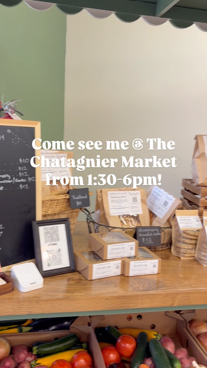 I’m so excited to do a popup at the @chatagniercommunitymarket TODAY from 1:30-6pm! Stop by to grab some fresh organic sourdough!
🍞LOAVES:🍞
🤍Traditional
🌶️Jalapeño/Cheddar
🫐Blueberry/Lemon Zest
🧄Rosemary/Roasted Garlic
🍅Sun-dried Tomato/Parmesan/Roasted Garlic
🍪COOKIES:🍪
🤎Chocolate Chip
🤎Iced Oatmeal