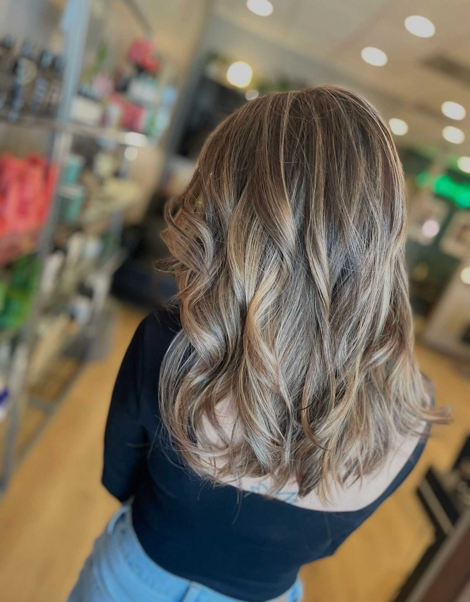 🍂Autumn Balayages have arrived 🍂
Hair by: Aly
#avedasalon #discoverwauwatosa