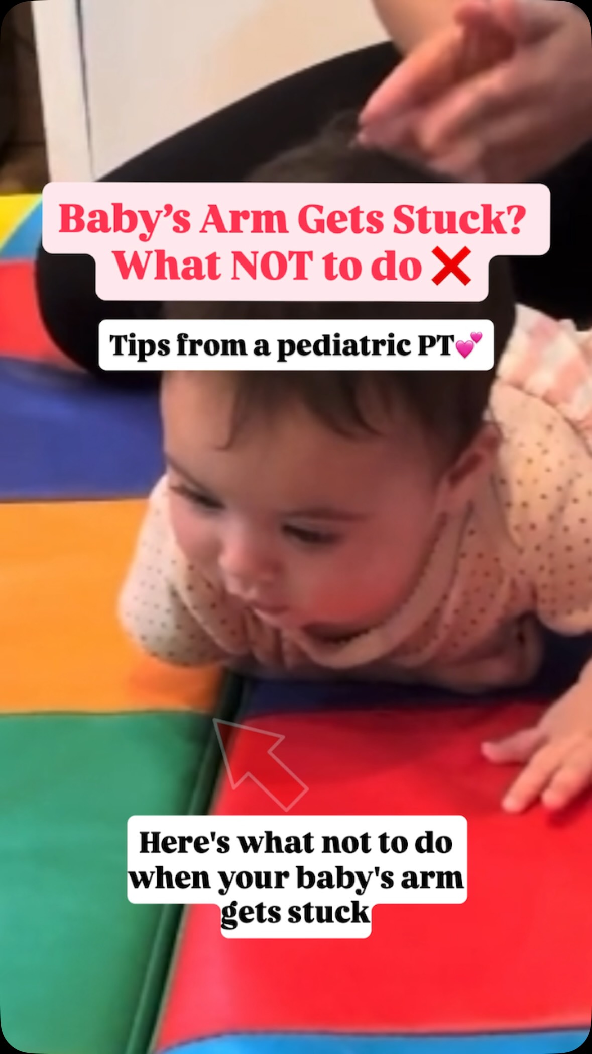 This happens so often…
Save/share this video for later!
When a baby’s arm gets stuck, it means they haven’t learn yet how to extend their elbows and arch their back on their own to get it unstuck. Pulling the arm out does the work for them.
This simple trick allows them to learn how to arch their back and extend their elbow 🥰
More tips are in my tummy time and crawling courses!
Comment “COURSE” and I will send you the link with all the info 🤍
#babytips #milestones #newmom #tummytime #baby