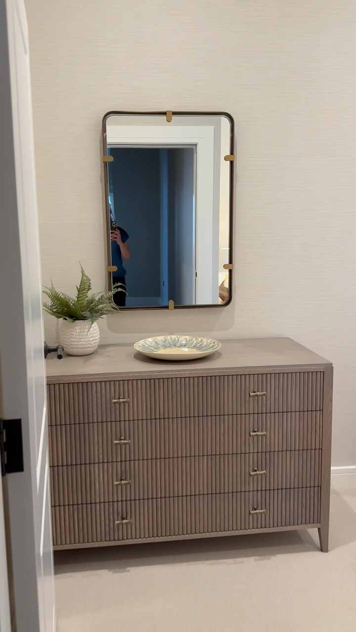 From a little white box room to a welcoming guest bedroom 💕
#bijou #smallbedroom #littlesboxes
