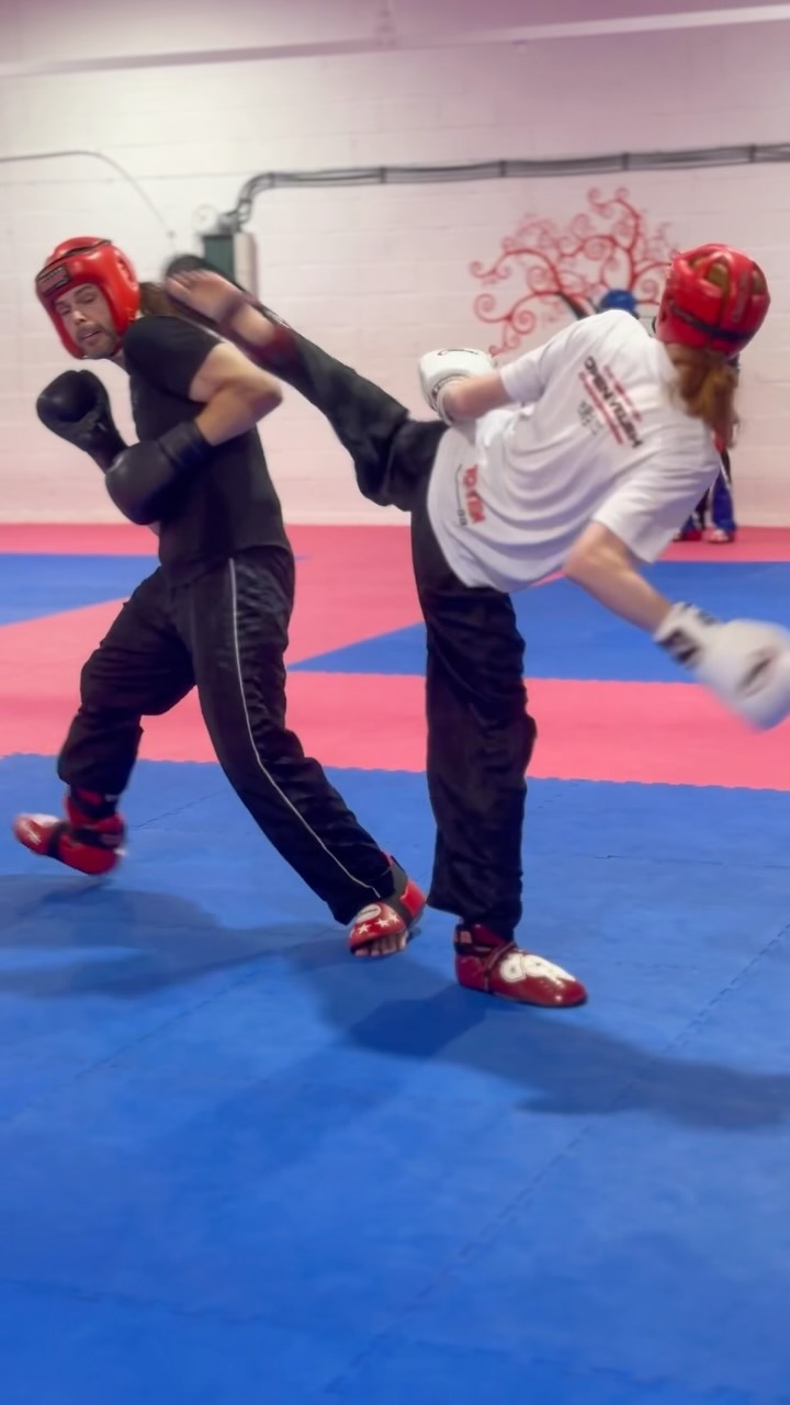 The people you train with at WMA become part of your week in a way that’s hard to explain until you experience it.
You push each other. You celebrate each other. You show up for each other. That’s what training in a proper club feels like — and it starts from your very first session.
Mondays & Wednesdays – 7pm
First month: £20 + free uniform
👉 worcestershiremartialarts.co.uk/kickboxing