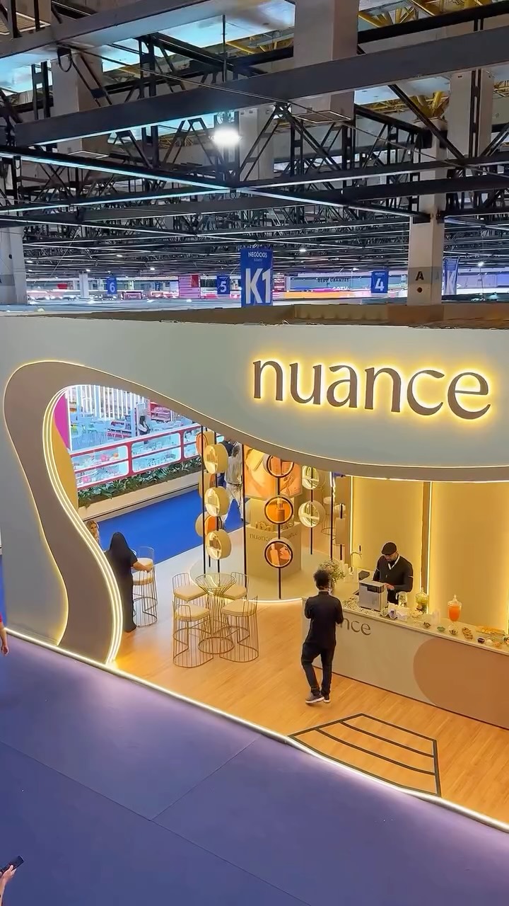BEAUTY FAIR 2026 | DAY ONE ✨
Encerramos o primeiro dia da Beauty Fair com a certeza de que começamos em grande estilo!
Um dia dedicado a receber distribuidores, representantes e parceiros, apresentar de perto nossas marcas, lançamentos e tudo o que a Nuance está preparando para continuar crescendo no Brasil e no mercado internacional.
Nosso agradecimento a todos que passaram pelo nosso stand e fizeram parte desse primeiro dia. E isso é só o começo!
Amanhã continuamos por aqui. Venha conhecer o universo Nuance de perto e visitar nosso stand na Beauty Fair.
📍 Expo Center Norte
Stand L05 | Rua L, K1 C/02
Esperamos vocês! 🤎