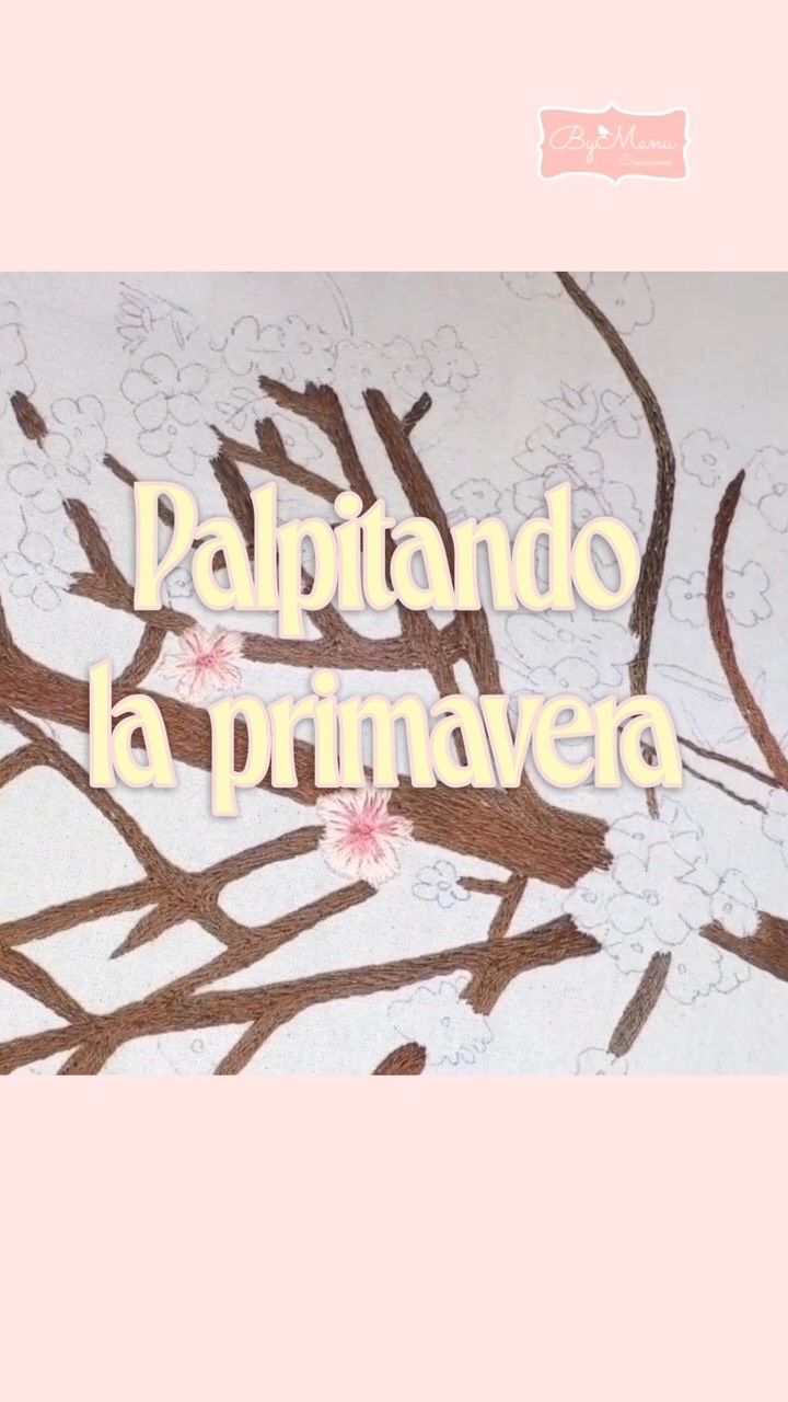 Palpitando la primavera, de a una puntada a la vez 🌸🪡
Un pedacito del encuentro de ayer en el taller, mientras las flores de sakura van apareciendo entre hilos.
Si te dan ganas de compartir un ratito de bordado conmigo, te espero en YouTube 💕 Me encontrás como bymanuchita.
#BordadoAMano #FloresBordadas #DiarioDelTaller