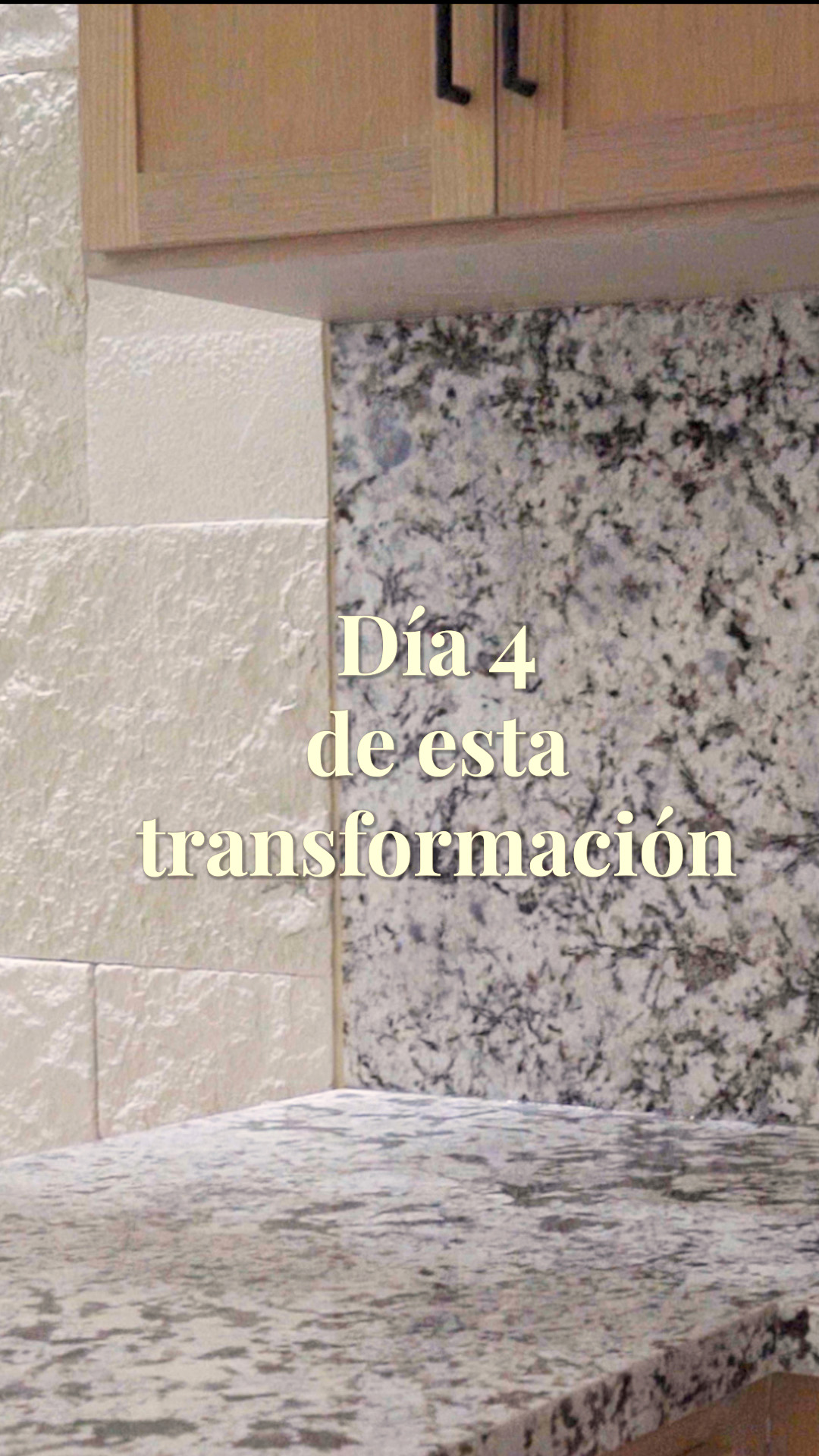 Día 4 de esta transformación.
Ya entramos a la etapa donde los detalles empiezan a hacer toda la diferencia. Los materiales ya están instalados y ahora toca trabajar en los acabados para que todo se vea limpio, uniforme y bien integrado.
Cada pequeño ajuste hace que el resultado se acerque mucho más a la idea original.
🏡 Ya falta muy poco para terminar este proyecto. ¿Qué creen que vamos a mostrar en el
siguiente episodio?
#CasaDecoracion #DiseñoDeInteriores #Acabados #Transformación