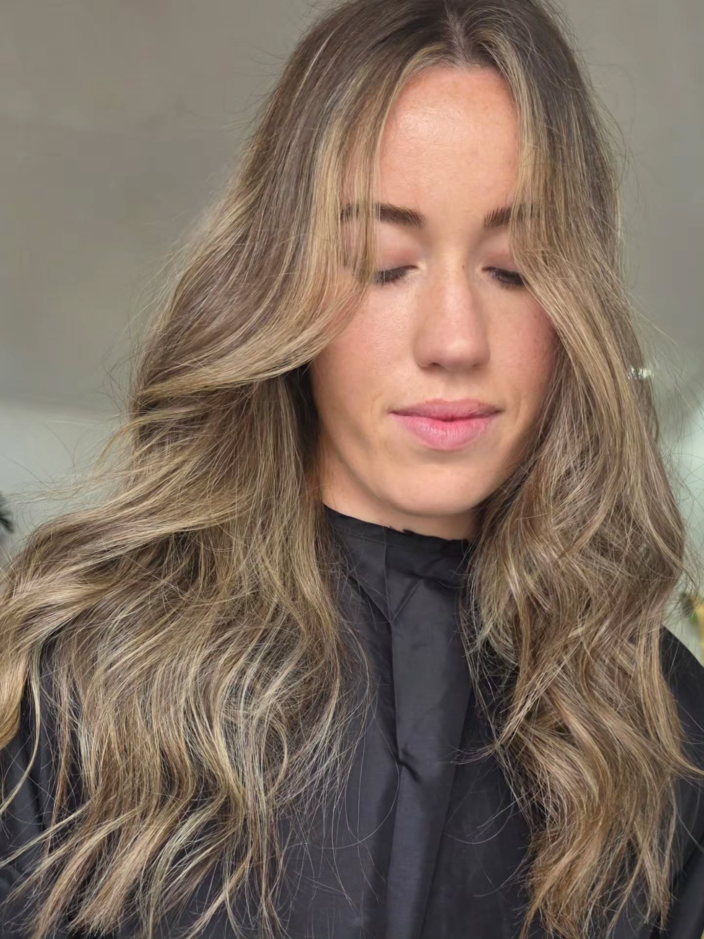 Soft, dimensional & completely bespoke. 🤎
Thoughtfully placed brightness, a beautifully blended face frame and just the right amount of depth
Creating a colour that feels effortless, lived-in and uniquely yours.
Because one size never fits all. ✨
#launcestonstylist #Launcestonhairdresser #bespokecolour our