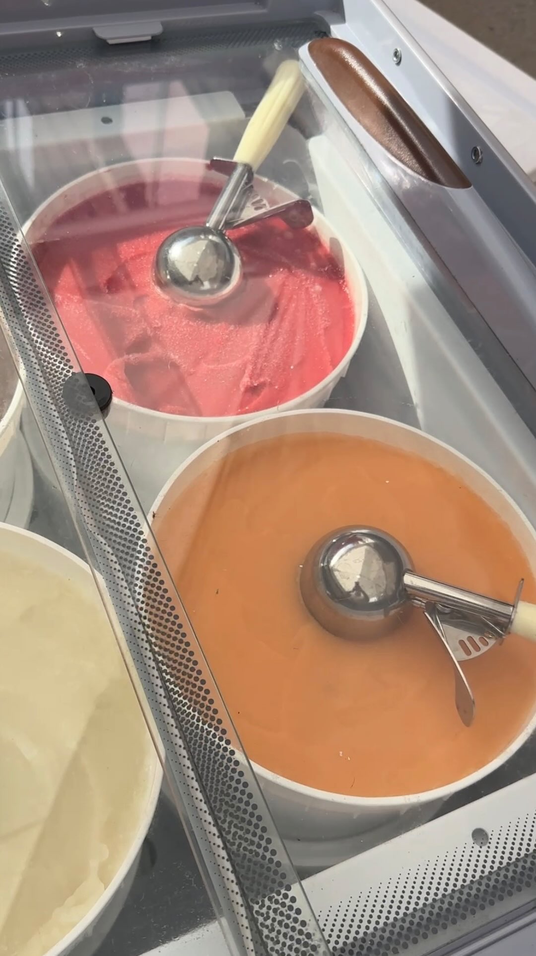Hosting a crowd? 🍋🍓 Stock up on Caffè Alanno granita pints from our local retail partners — perfect for family gatherings, parties & everything in between. Find us in the freezer section! 🇮🇹 #granita #granitasiciliana #familybusiness #granitaebrioche #homemade