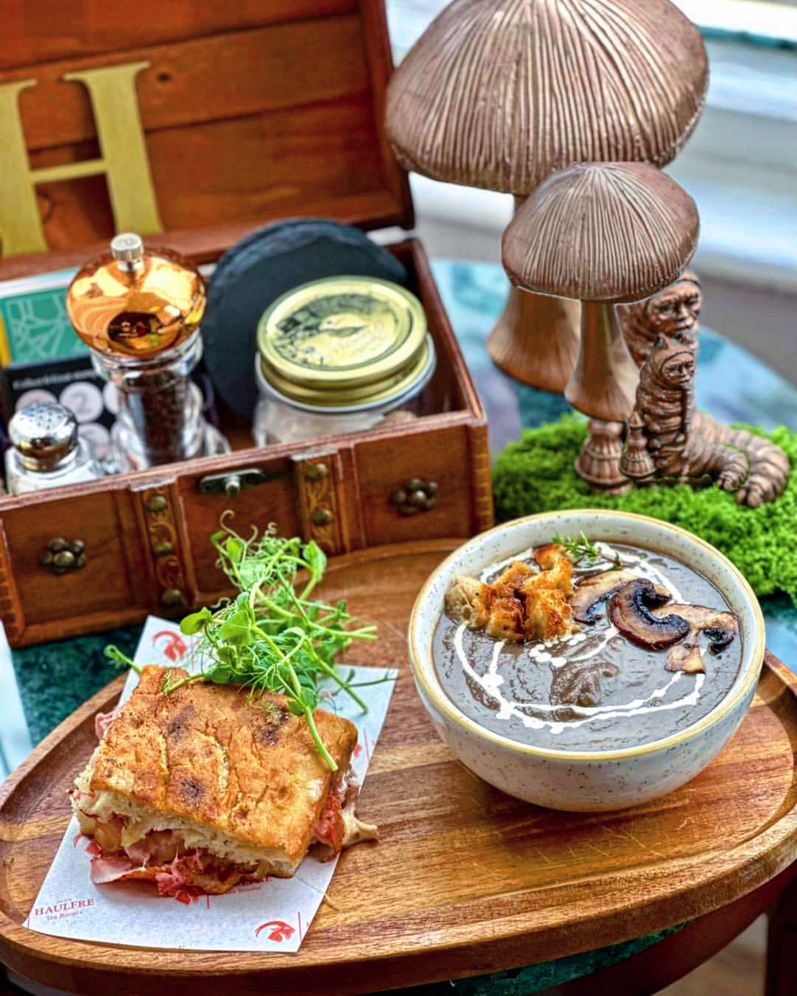 Chestnut & Field Mushroom Soup, freshly picked thyme and homemade Irish soda bread — or make it a proper lunch with half a sandwich 😋
One of our favourite things about supplying local cafés, restaurants and chefs is seeing what they create with what we grow 💚🌱
📍 @haulfretearoom : Llandudno
Open Thursday–Sunday, 10.30am–3pm
#SupportLocal #NorthWalesFood #Microgreens