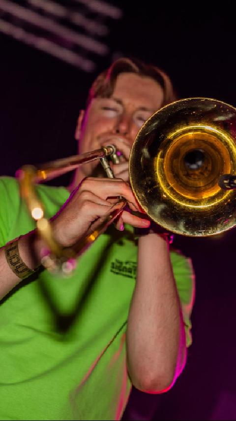 🎺MEET THE BAND🎷
Everyone say hello to our man on the trombone... ADAM!
Listen to Adam's favourite Northern Soul track, 'Love Is A Serious Business' at https://open.spotify.com/track/74P65QIQqnpCxYuOvHXguJ?si=1260666bb8e14eb1
#northernsoul #soulmusic #meettheband #trombone