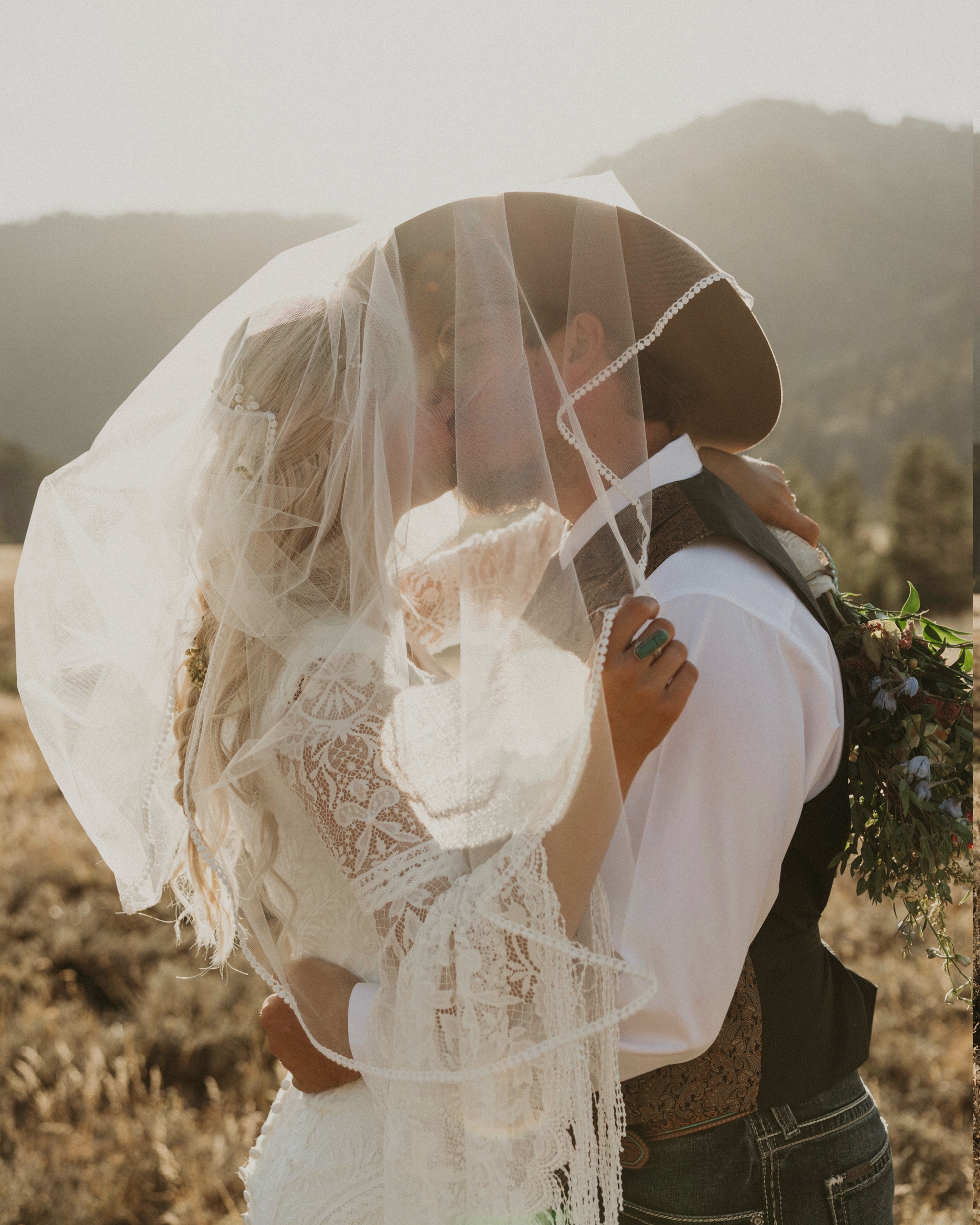 A few sneak peeks from Quinci and Brock’s intimate mountain wedding in Logan Canyon, Utah. It was such a beautiful day - relaxed and laid back with the quiet seclusion the beautiful @bclutah property offers. I can’t wait to share more!
