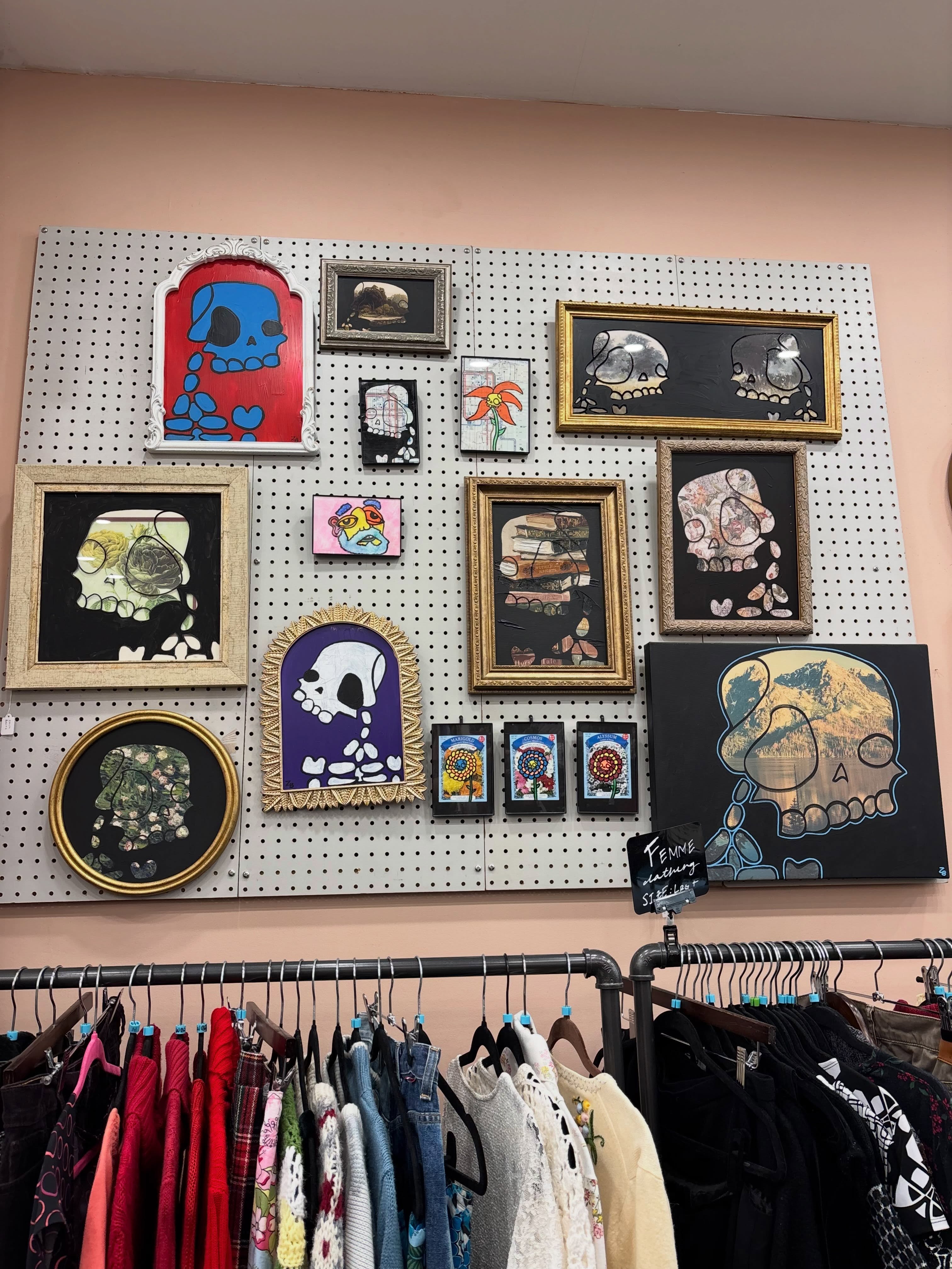 Updated gallery at @gem_avintagecollective ! Swing by and check out this killer shop in Avondale with over 40 different vintage vendors!!
#chicago #art