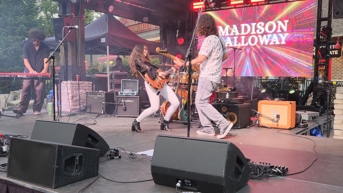 RockFest! You… rocked!!! 🤩 Thank you to @bluemtnvillage for having us kick things off for The Carpet Frogs! And thank you to everyone who came out! 😄🤘❤️
🎸 @mannybass
🎹 @jessekarwat
🥁 @frankensym
#MadisonGalloway #RockFest #TheCarpetFrogs #BlueMtnVillage