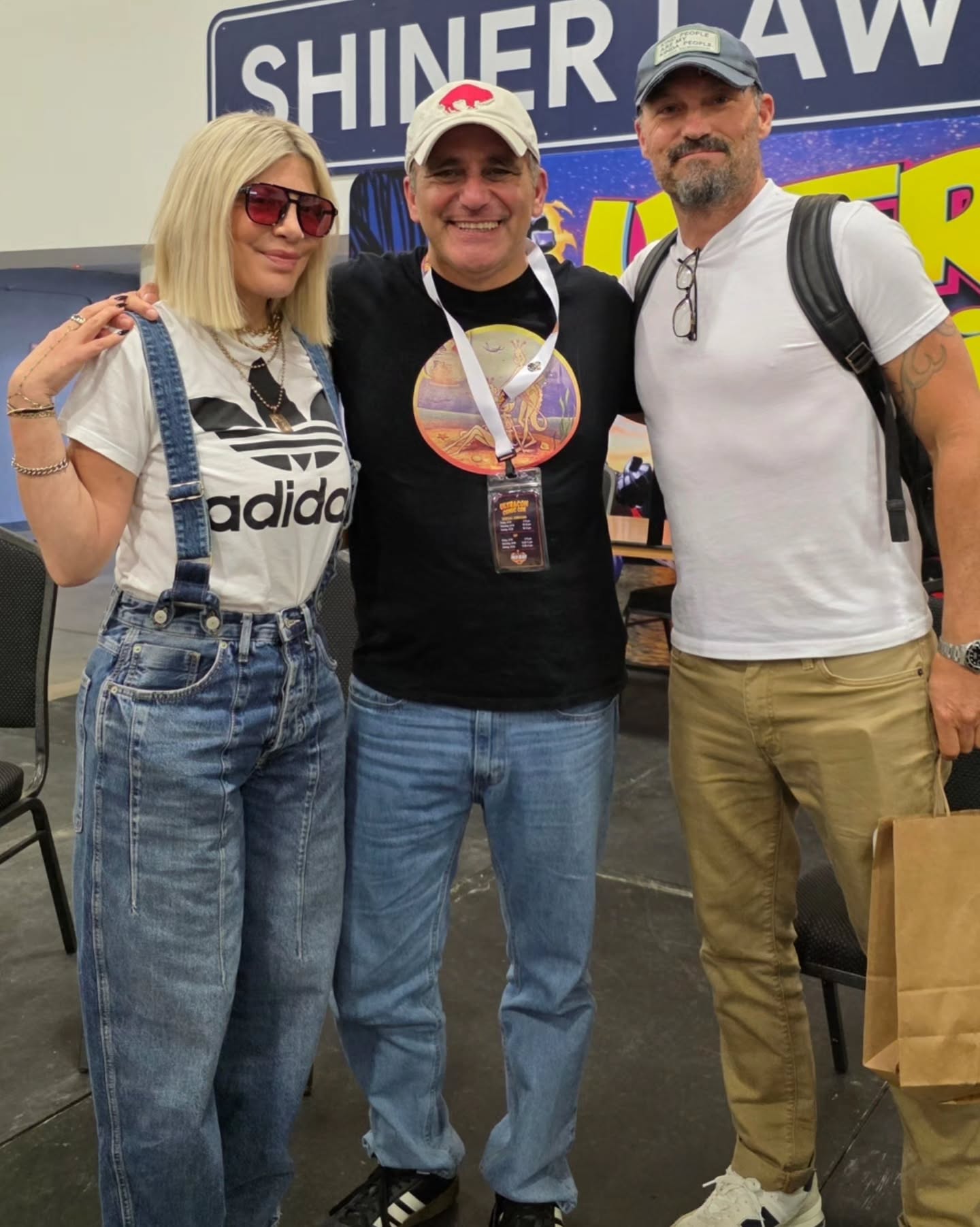 Donna Martin graduates!!! Holy Donna and David Batman!! What an incredible duo to interview at Ultracon Of South Florida
#beverlyhills90210 #90skids #genx #1990s #90stv