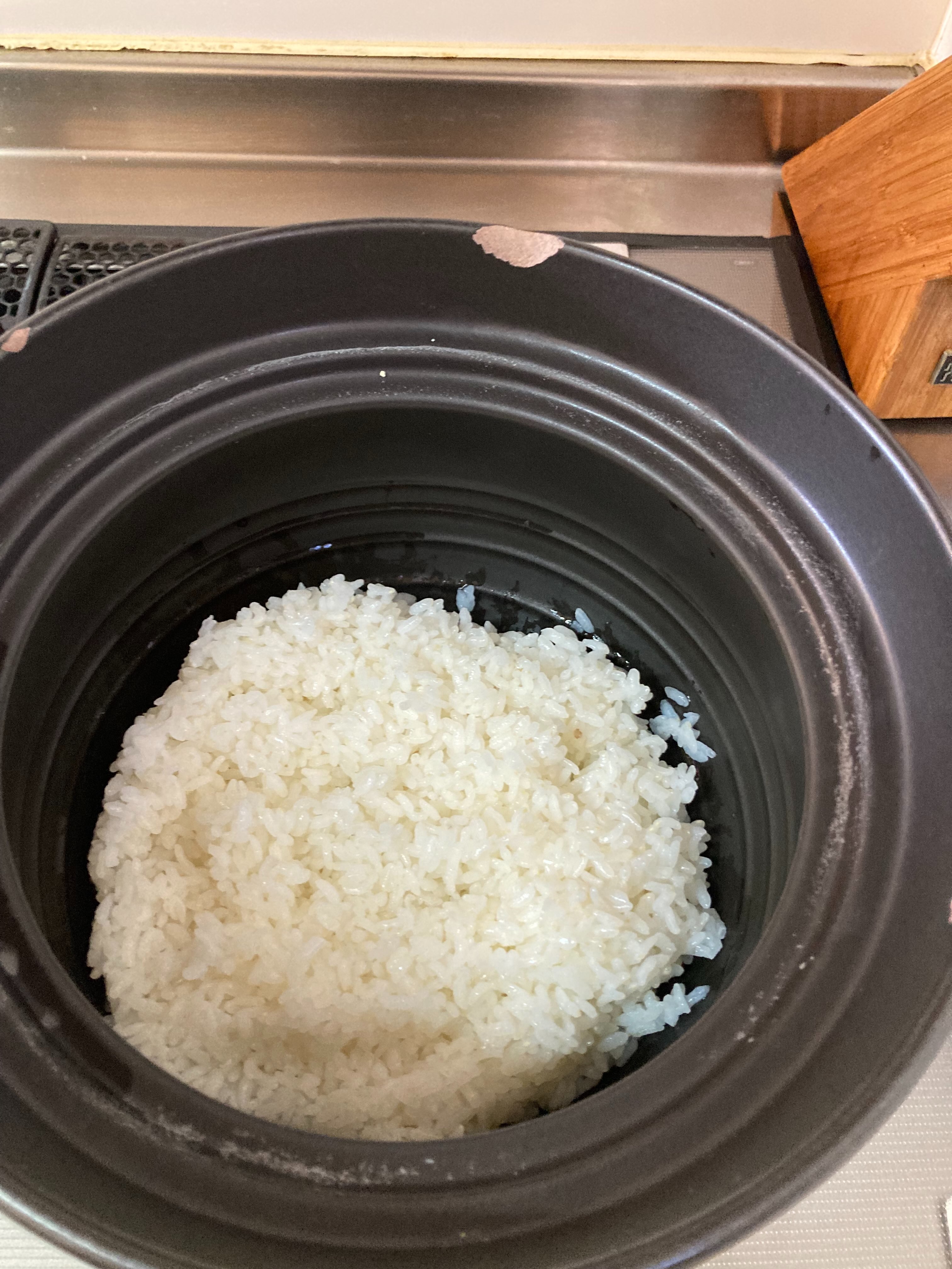 2026.9.22
鉢植えの稲から育てて
すり鉢で籾摺りして
土鍋で炊いたご飯は格別。
お米作り農家さんに感謝です。
#新米
#拝見盆でお米見る