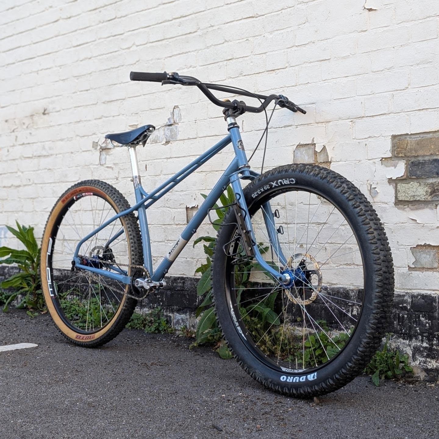 @stoogecycles In single speed mode.
@brooksengland Saddle
@chriskingbuzz Hubs
Nice repair job from @augustbicycles
@jacktaylor729 - like us, has a serious bike addiction and a fantastic collection - This is his awesome Stooge rig
#mtblife #singlespeedmachine #singlespeedmtb #singlespeedbike #singlespeed