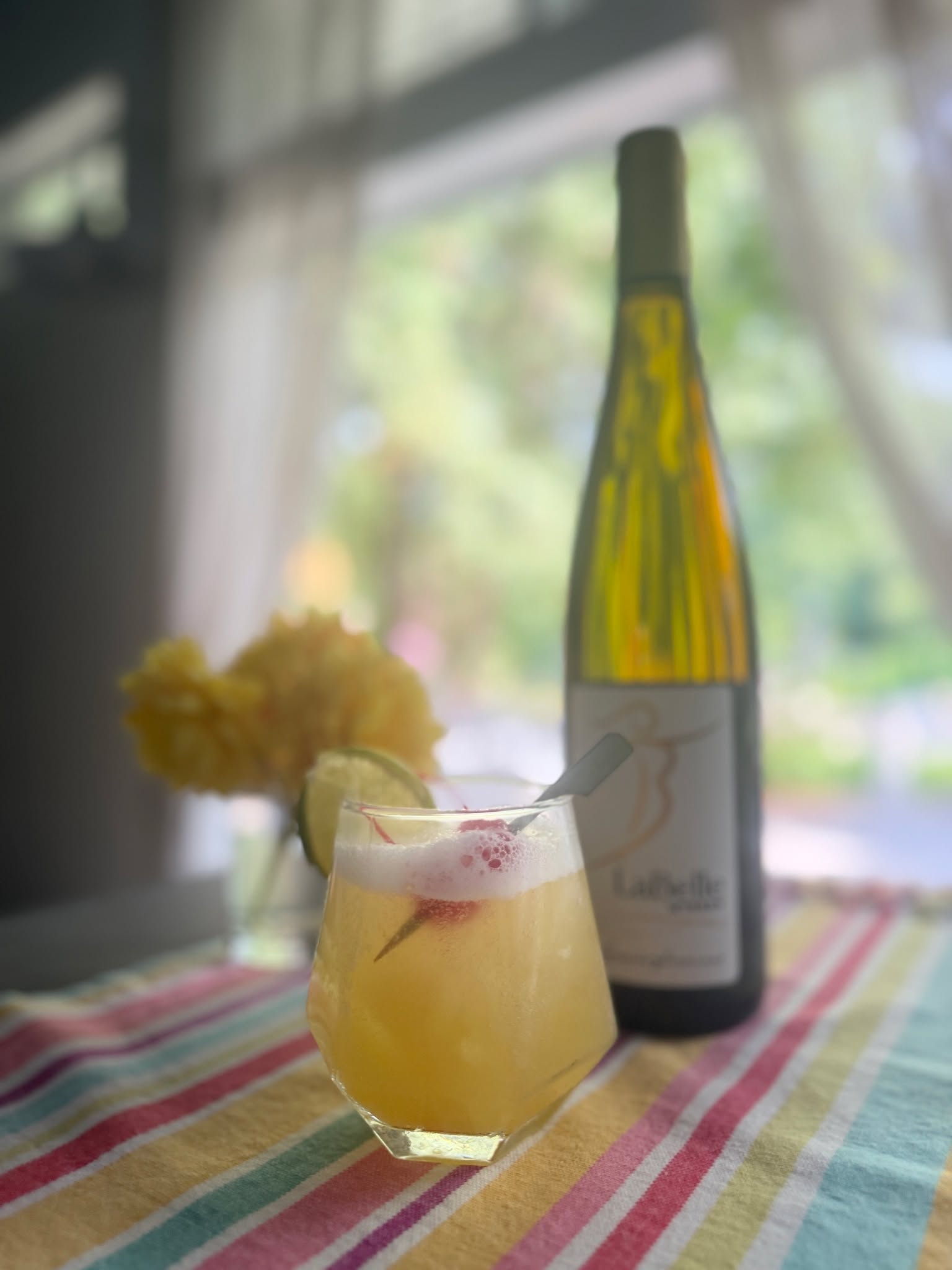 Summer’s not over yet! Make a Piña Colada. 🍍🥥🍷 The Winemaker’s Kitchen Piña Colada is an easy three-ingredient cocktail made with @labellewinery Gewürztraminer, coconut rum, and pineapple juice. Shake it over ice and pour for a refreshing take on the classic, with less sugar than the frozen versions you’re probably used to.
Follow my page for more delicious cocktail recipes!
#Cocktail #Summer #Hosting #PinaColada #Drinks