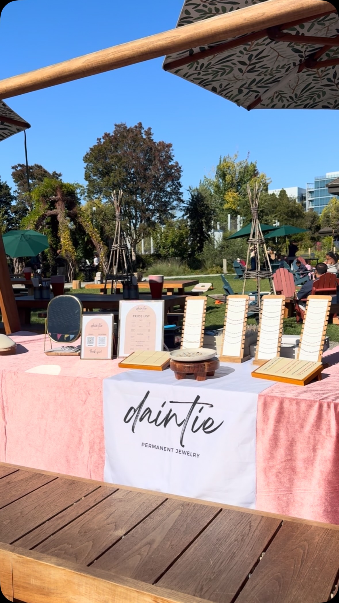 What a season it’s been ✨
I’ve had the best time being part of First Friday at Treehouse Hotel all Spring and Summer. From meeting new faces to helping you find that perfect little piece of jewelry, every evening has been so much fun. 🤍
A huge thank you to everyone who stopped by the Daintie table, added a little sparkle to their stack, and supported my small business. It truly means so much!
Until the next one 🫶🏽