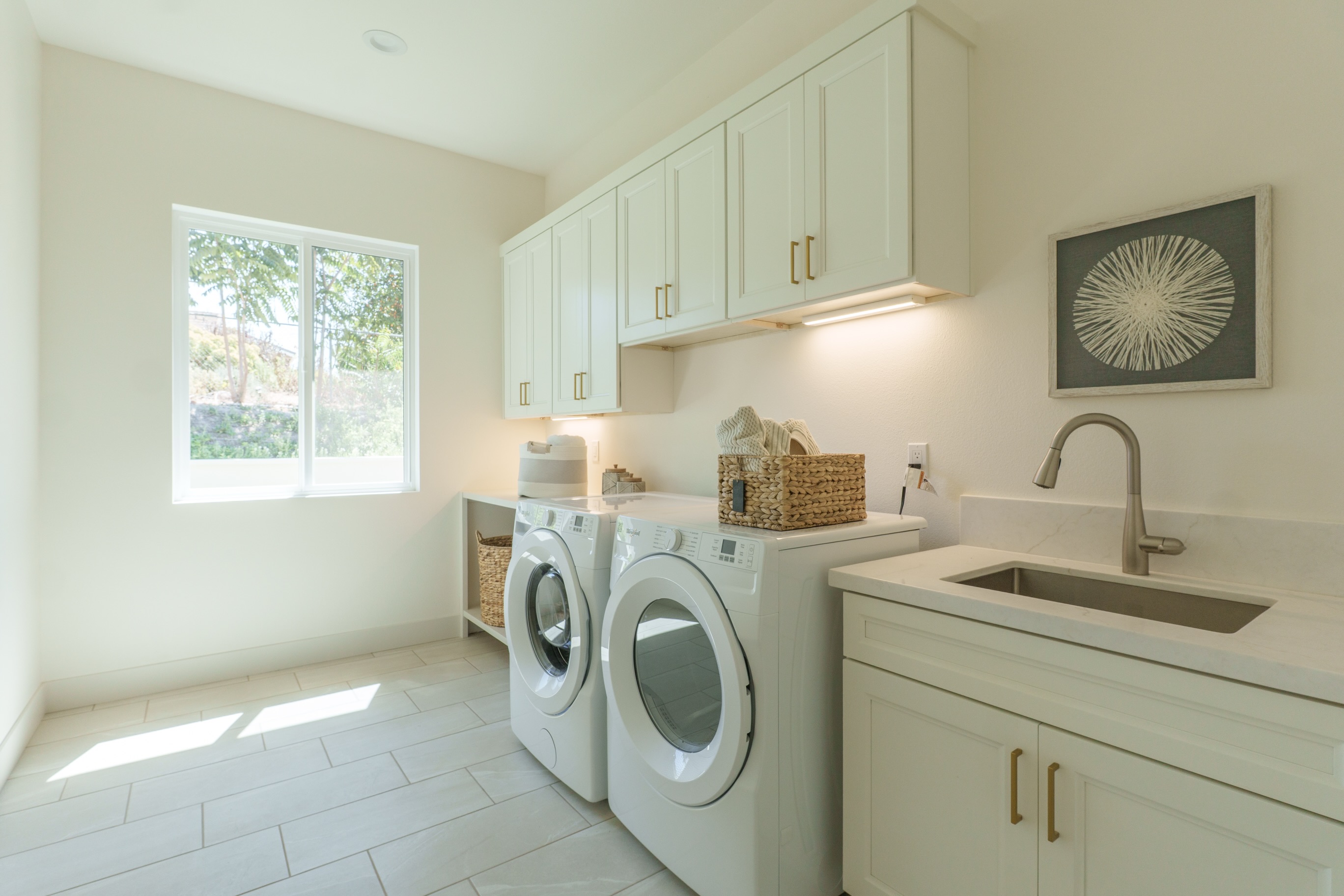 Laundry by @purecabinetsinc