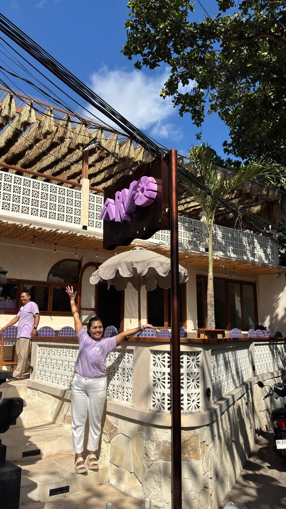 GUESS WHAT?…🤩
Our latest Saudara adventure is now open!
@arvobali is everything the Saudara Villas are….but in a Cafe! Australian Brekkie + Brunch (with more exciting surprises still to come)
.
Think homemade Crumpets, Lamingtons, Crispy Potato Rosti Eggs Benny and the best Smashed Avo in town 🥑 Our SNACKS cabinet changes by the hour filled with Aussie comfort bites to eat in and takeaway!
.
SIPS from 6am ☕️
SNACKS from 7am 🍳
7 Days a week💜
📍 We’re located on Seminyak Beach (right behind La Plancha)
Add us into your Seminyak Beach morning walk routine 💜
.
#arvobali #saudaravillasbali #balieats #seminyakcafe