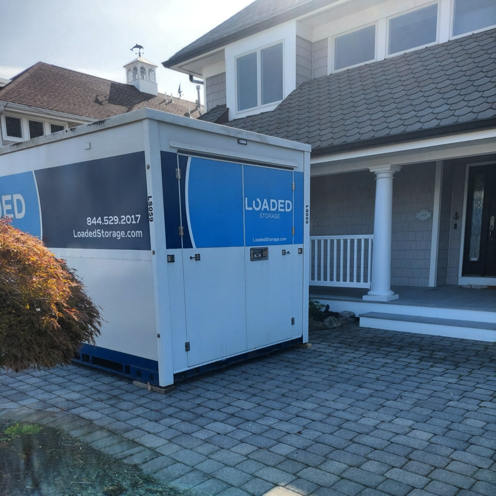 When you need a portable storage unit in a unique placement, we’re your best bet! Our equipment can place your container in more hard to fit areas, and protect your driveway and property - all for less money than the leading national competition! Learn more at LoadedStorage.com or call us at 844.529.2017 📦👍