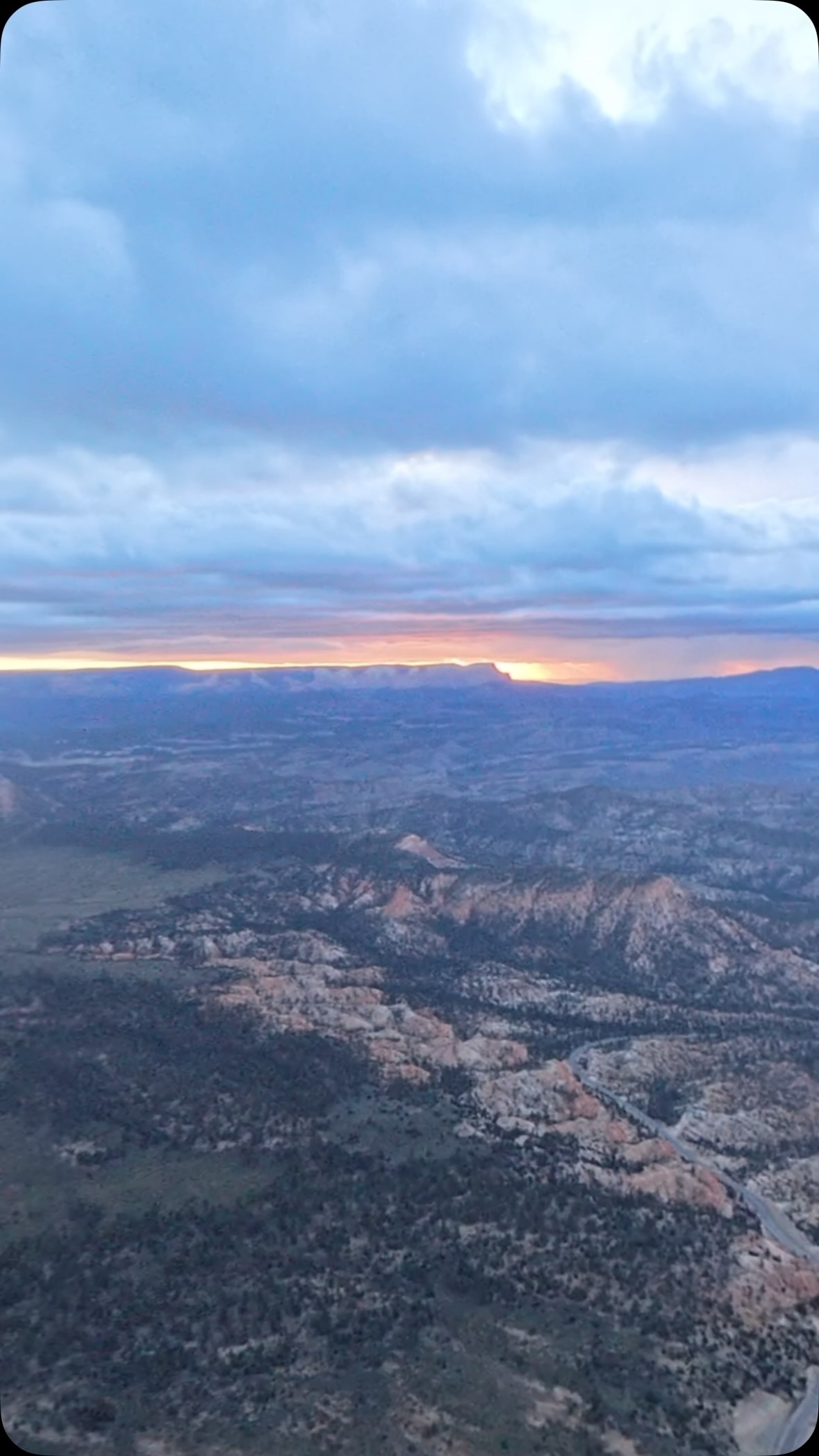 Early morning flight near Capitol Reef. Already little bumpy.
#shotsfromabove #aerialphotography #exploreutah