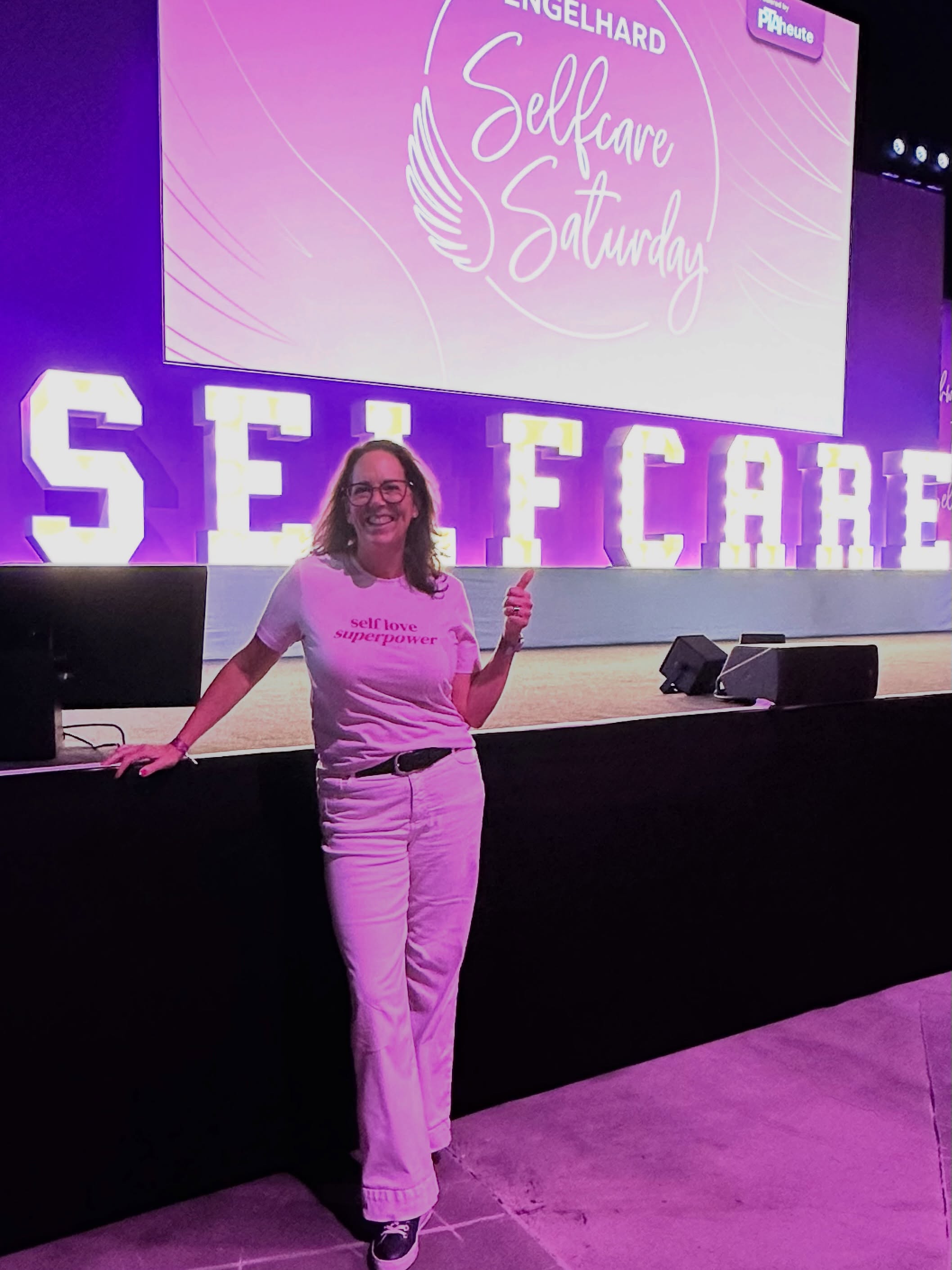 Ich muss sagen, ich war überrascht! Zum ersten Mal auf dem #selfcaresaturday von @engelhardarzneimittel: tolle Speakerinnen, die mich sehr berührt haben. Danke @janinullmann @mrs.kati.ernst @miriamhoeller @johannaklum .
Darüber hinaus habe ich viele alte Kollegen und Freunde getroffen und neue Menschen kennen gelernt. Eine Veranstaltung zu der ich im nächsten Jahr gerne wieder dabei bin.
#selfcare #apotheke