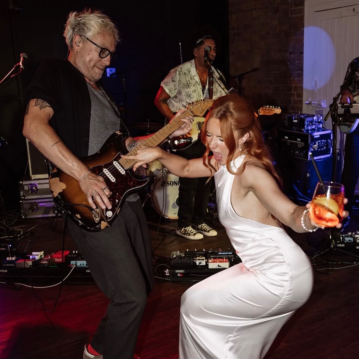 What a night @norwoodparkestate
Classic venue & this wedding went OFF!!
First photo @meghantaylor_photography
Second photo NOT @meghantaylor_photography or @laurendeardenmakeup
#weddingband #functionband #brides #partyband #liveband