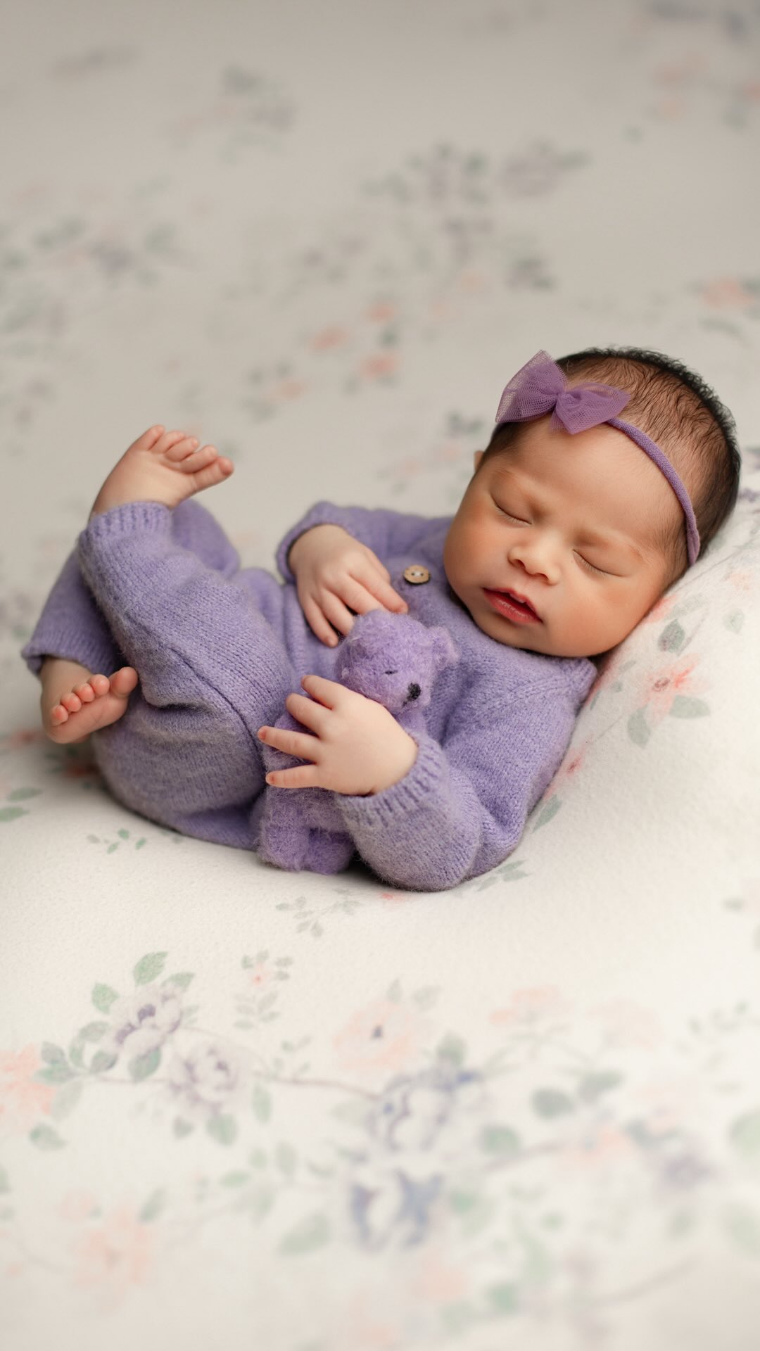 Some people wake up and think, “I can’t believe I have to go to work today.”
I wake up and think… I get to hold tiny babies today. 🥹🤍
And honestly, I’d gladly do that every single day.
This job is so much more than taking pretty pictures. I get to snuggle brand-new babies, watch parents fall completely in love with their little ones, create beautiful art, and preserve a tiny chapter of their lives that goes by way too quickly.
I get to spend my days surrounded by sleepy babies, tiny toes, squishy cheeks, beautiful families, and a whole lot of love. 👶🏻✨
So yes… this is my job. And it’s also my passion.
And if you need someone to volunteer to hold your baby for a few hours…
I’m available. 😂🤍📸
#sanjosenewbornphotography #sanjosenewbornphotographer #santaclaranewbornphotographer #campbellnewbornphotographer #cambriannewbornphotographer