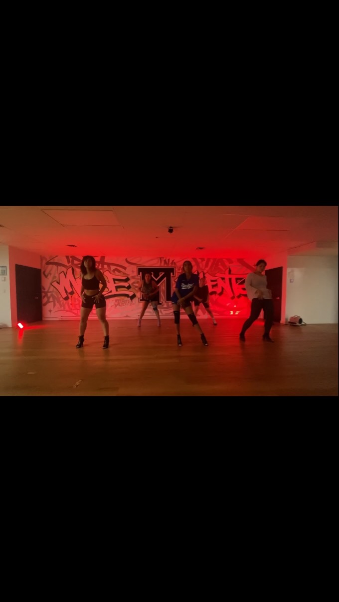Heels is about focusing on yourself not the camera and I think this group shows that so well!!
.
.
.
.
#madetalents #heels #danceclass #dancecommunity #dance