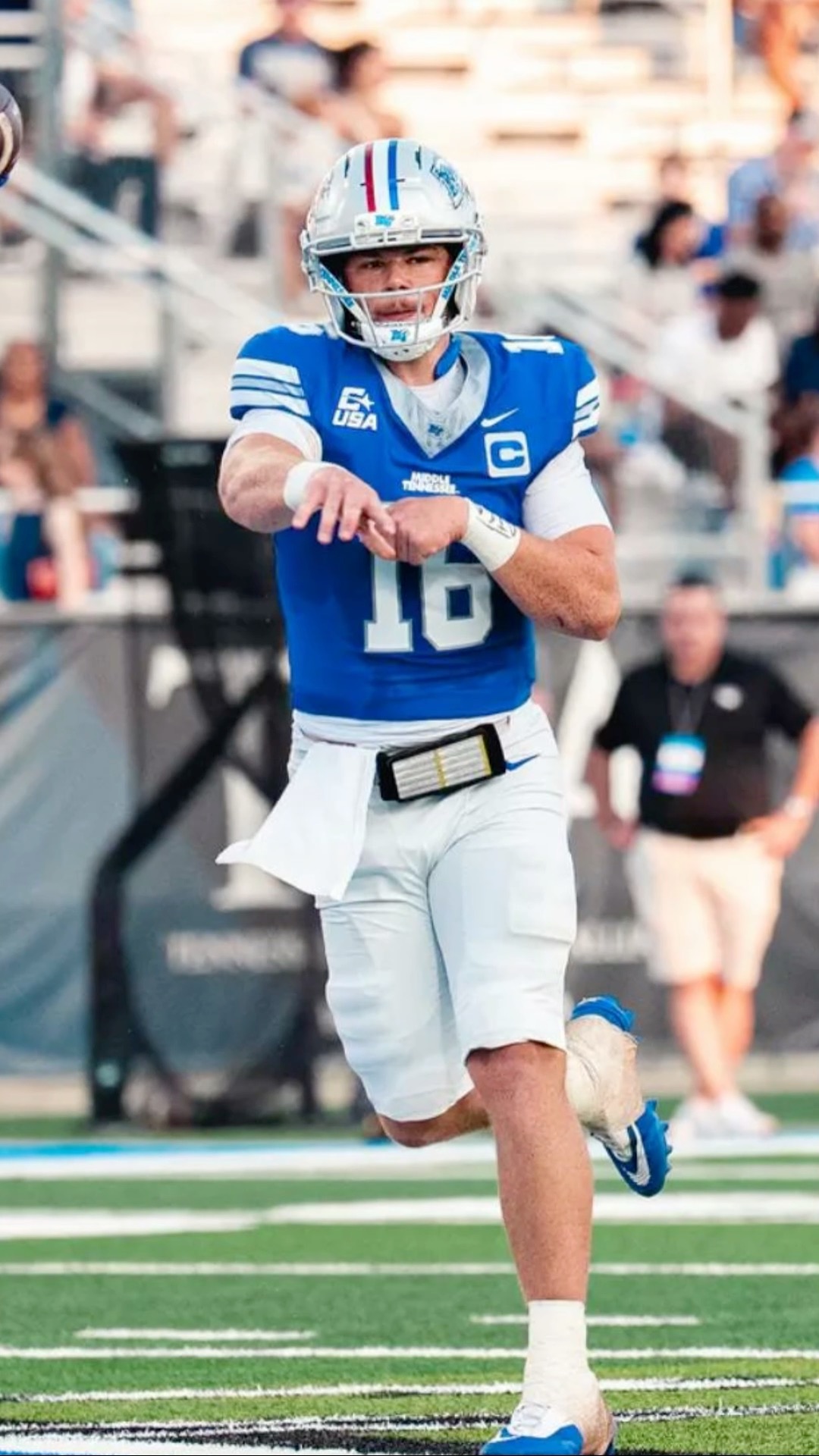 Middle Tennessee football moves to 2-0 at home after a clutch 27-20 win against Nevada! 💙⚡ Antonio Martin Jr. ran for a career-high 104 yards and scored the game-winning touchdown! 🏃♂️💨 The Blue Raider defense forced 3 turnovers to seal the victory at Floyd Stadium! 🧱🔒 MTSU opens Conference USA play on the road next Saturday against Jax State! 🏈🔥
#MTSU #BlueRaiders #MiddleTennessee #CollegeFootball #CUSA #FloydStadium #CFB #Gridiron #Murfreesboro #NashvilleSportsPlus #DerekMason #Touchdown #Defense #GameHighlights #TrueBlue