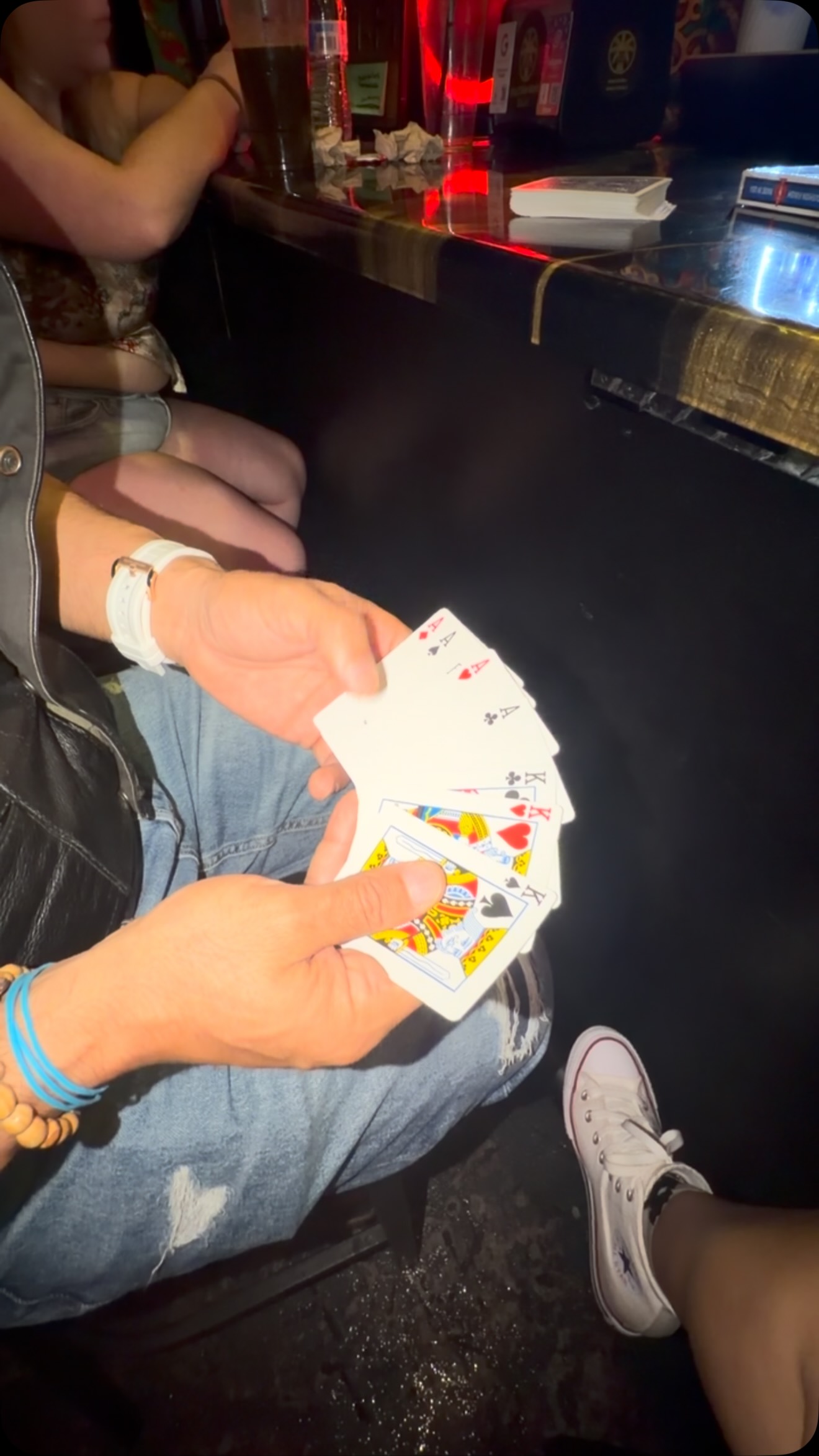 A little card magic while at @madchillerworld @madchillerworldarts #magic #magician #bestofthebay