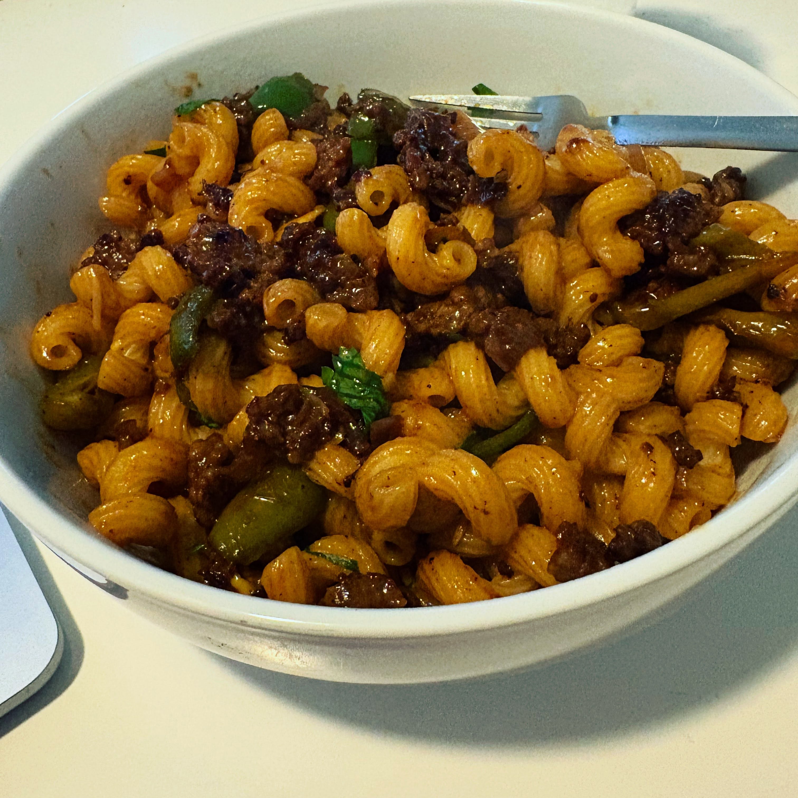 Grocery shopping tomorrow. Cooking up the last bits of everything tonight! Chorizo (the rest of which has gone into the freezer for a later date!), farmer’s market green peppers, the last of the roasted garlic, and shallots tossed with the end of a bag of cavatappi and a little bit of cheese.
#CookAllTheThings #SaturdayNight #PileOfPasta