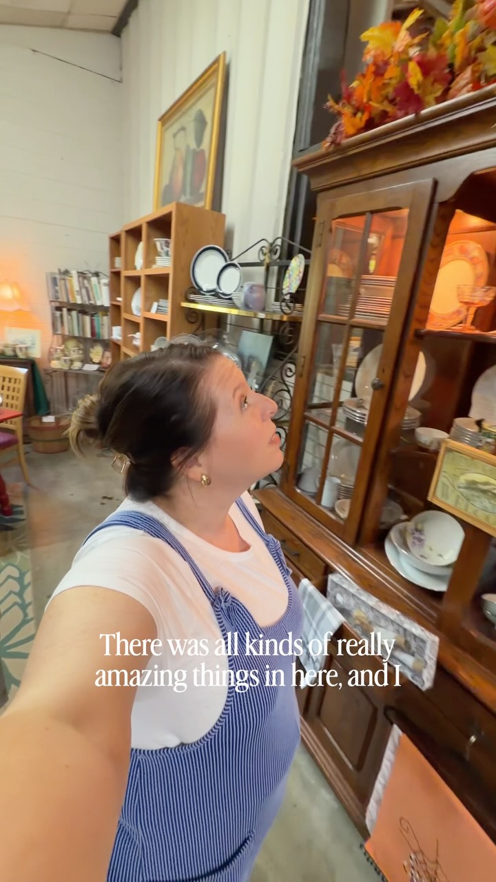 Thrifting on a Saturday!
I love a good vintage find and came home today with some original gold crown Homer Laughlin Marriott Hotel mugs for a steal of a deal! I think I’m going to display these in my kitchen.
Do you like thrifting? Let me know in the comments!
#thrifting #vintagefinds #vintagekitchen #vintagekitchenware #vlog