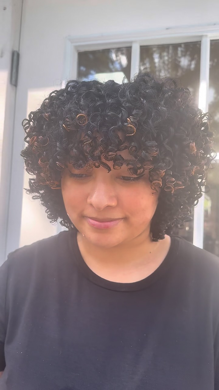 Were sped up videos cool? Anyways going through my archive & found this gem 😍
•
•
•
#CurlyHair #WashAndGo #CurlyHairSpecialist #TampaHairStylist