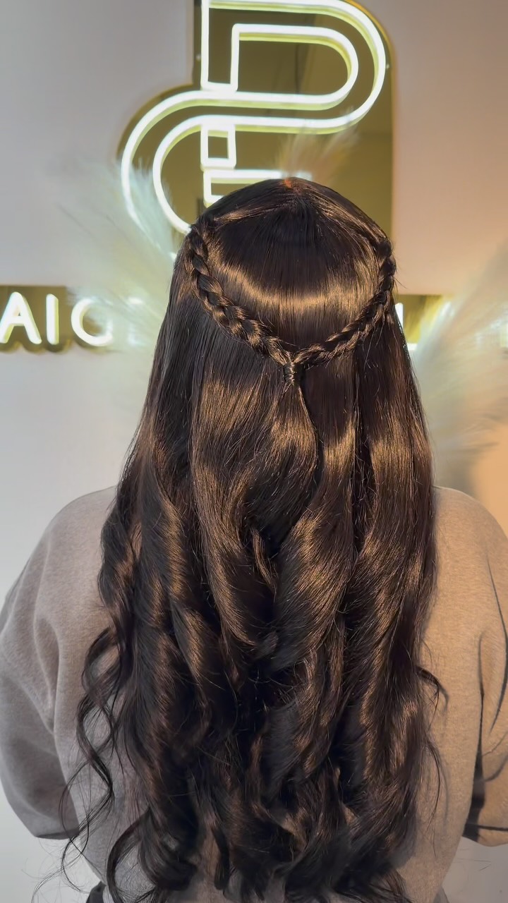 Luxury starts with your hair 😍😍Super soft & luscious wig install paigesofglam.com
WHO NEXT? 👀 schedule link in bio
#wiginstall #wigstyles #paigesofglam #foryoupagе #miamihairstylist