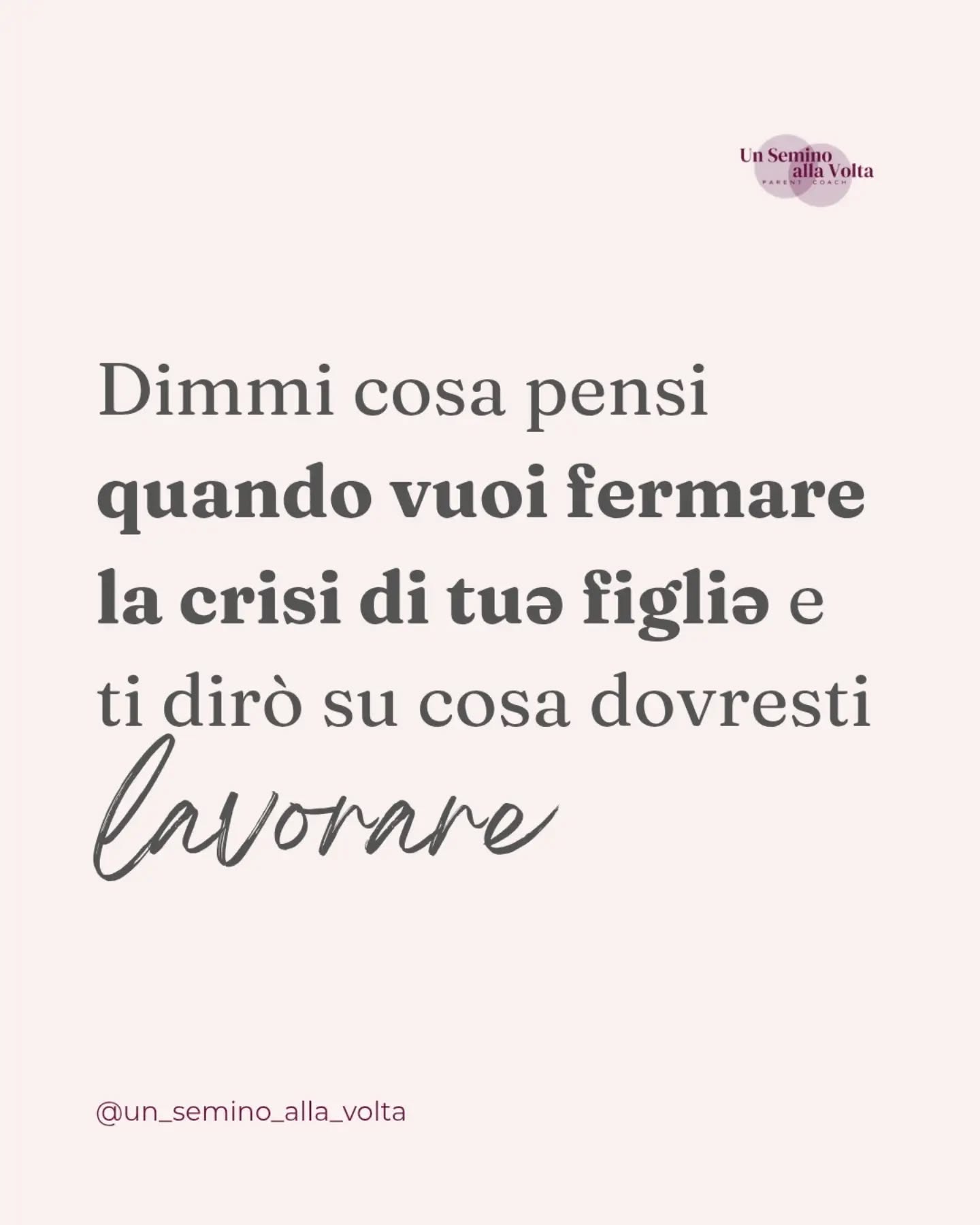 Che significato dai al momento della crisi? Che pensieri si accendono dentro di te? Cosa rende tutto davvero difficile?
Capire cosa ti dici può aiutarti a comprendere come e perché alcune situazioni ti portino così facilmente al limite, per poi offrire a te stessə la possibilità di prevenire.
✨ Cos'altro ti dici quando tuə figliə piange urla o si dispera?✨